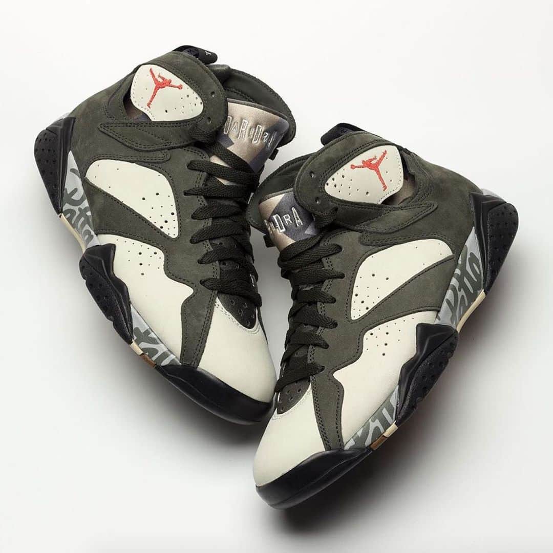 Sneaker Newsさんのインスタグラム写真 - (Sneaker NewsInstagram)「The second "Icicle" colorway of the @patta_nl x Air Jordan 7 has been revealed. Better than the brown pair? For a detailed look, tap the link in our bio.」6月13日 0時32分 - sneakernews
