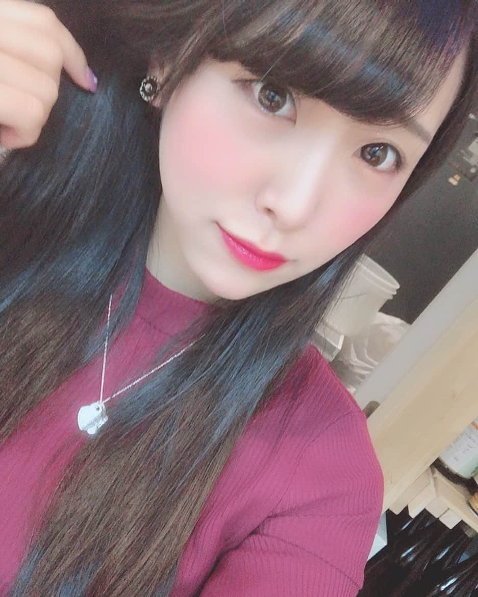 のインスタグラム：「おやくま🐻 . . #おやすみ #goodnight #🌙 #おやくま #日々の出会いに感謝 #バクステ外神田一丁目 #いっちょめ #熊本美和 #miwakumamoto  #アイドル #idol #일본 #아이돌 #アイドルボウラー #Pリーガー #プロボウラーになりたい #instagood #followme #kawaii #makeup #beauty #黒髪 #chanel #イヤリング #自撮り #いいね返し #miia #fashion #すきぴ」