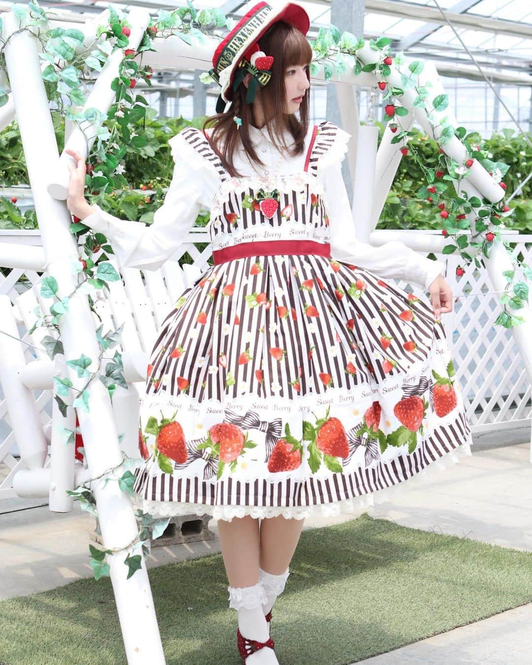 渚のインスタグラム：「HEXENHAUSさんのイチゴシリーズ💕  #sweetlolita #lolita #strawberry #いちご #いちご狩り」