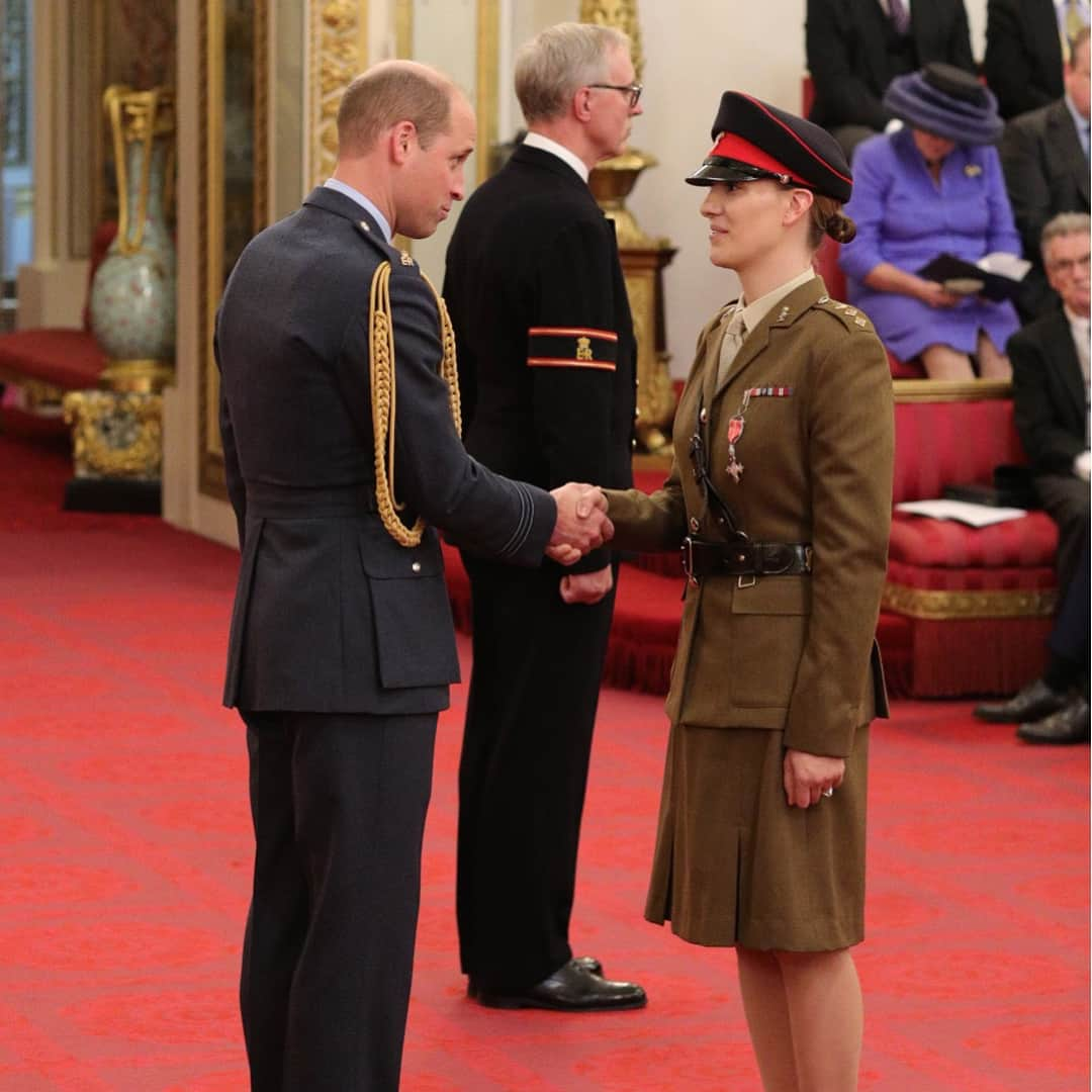 ロイヤル・ファミリーさんのインスタグラム写真 - (ロイヤル・ファミリーInstagram)「Today, The Duke of Cambridge presented more than 70 awards in recognition of outstanding achievements and services to the UK during an Investiture Ceremony at Buckingham Palace.  Captain Hannah Winterbourne was decorated with an MBE. Hannah served as an officer of the British Army with the Royal Electrical and Mechanical Engineers and was deployed to Afghanistan, Kenya and Canada. She became the highest ranking transgender soldier and an advocate for LGBT rights.  Dr Malik Ramadhan received an OBE for his services to Healthcare. Malik was the resuscitation room commander at the Royal London Hospital on the night of the London Bridge attacks.  Sir Michael Palin received his Knighthood for Services to travel, culture and geography. 📸 Press Assiciation」6月13日 0時41分 - theroyalfamily