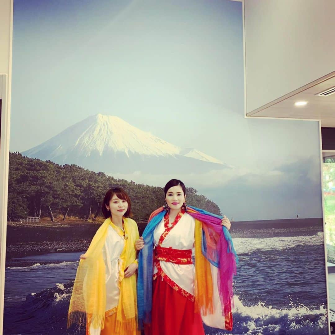 平野ノラさんのインスタグラム写真 - (平野ノラInstagram)「🌳🌳🌳 #静岡 #第一テレビ #まるごと #まるごとツイート #毎週金曜日 #おったまげ調査隊 #観るっきゃないゾ #鳥越アナ  #平野ノラ #OKバブリー」6月13日 0時42分 - noranoranora1988