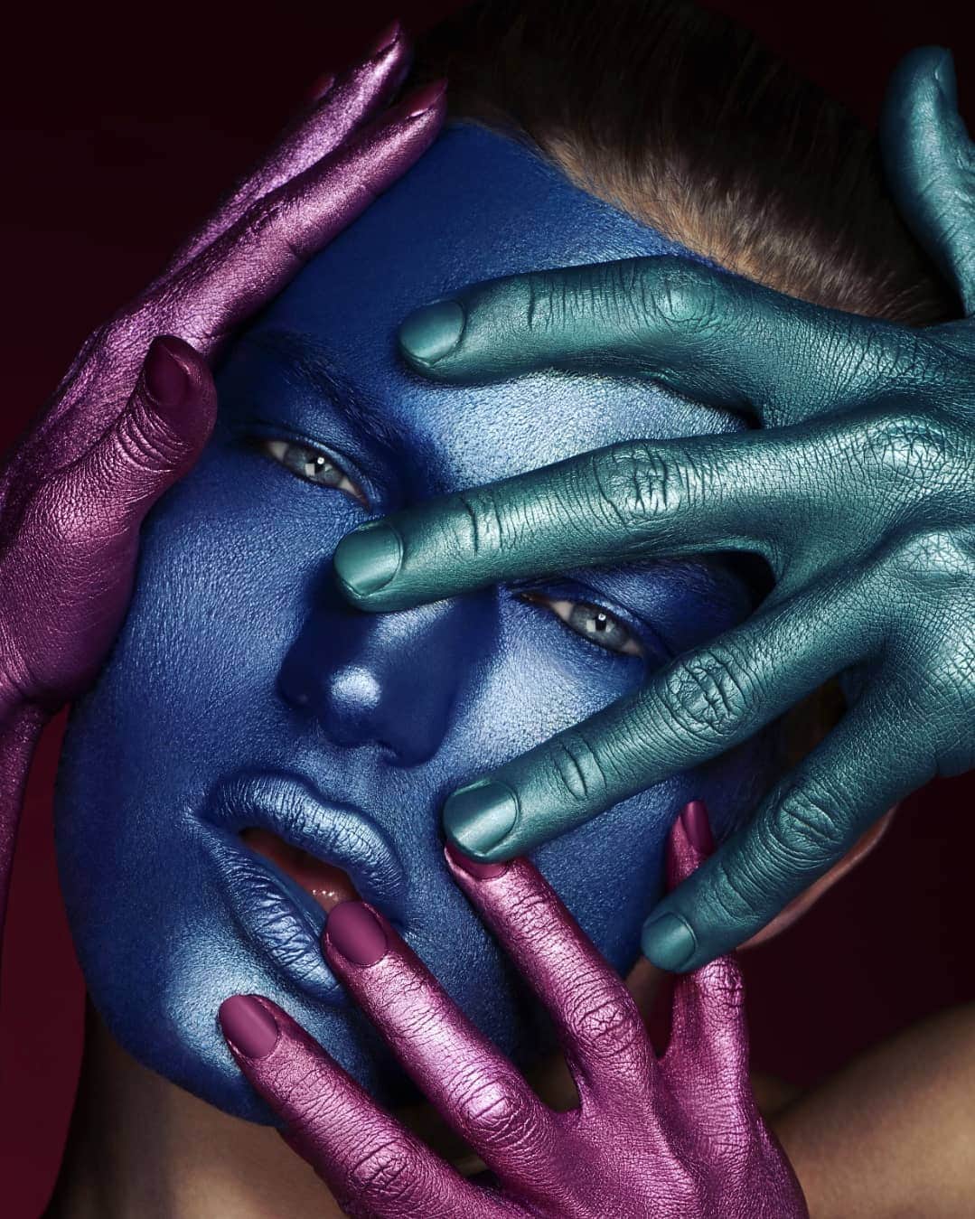 セバスティアン・ソーブのインスタグラム：「All hands on @einatdanofficial Photo by @camillacamagliaphotography For #Einatdan's new book #artbeyondbeauty」