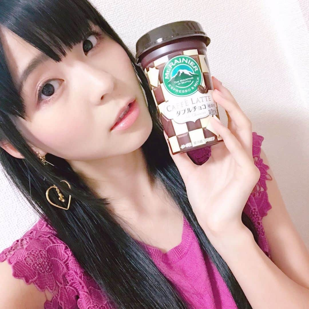 寺嶋由芙さんのインスタグラム写真 - (寺嶋由芙Instagram)「マウントレーニアさんの新作！ダブルチョコー！スイートチョコとホワイトチョコ、ダブルで入ってるらしい(ﾟωﾟ)♡そりゃおいしいわけだ(ﾟωﾟ)冬に飲んだカフェモカよりあっさりめのチョコ感だった(ﾟωﾟ)おいしー！ ・ 毎日のカウントダウン動画、いんすたにも載せていきたいけど、インスタにものせていきたいけど、サムネイルが全部真っ暗になっちゃうことが悩み(ﾟωﾟ;) サムネに引きがある方がみんな観てくれるよねー(´:ω:｀)ちょっと考えます！ ・ #マウントレーニア #いまここしあわせ #ダブルチョコ #スイートチョコ #ホワイトチョコ #カフェラテ #ゆっふぃーらんらんコンサート #日テレらんらんホール #カウントダウン #七夕」6月13日 0時46分 - yufu_terashima