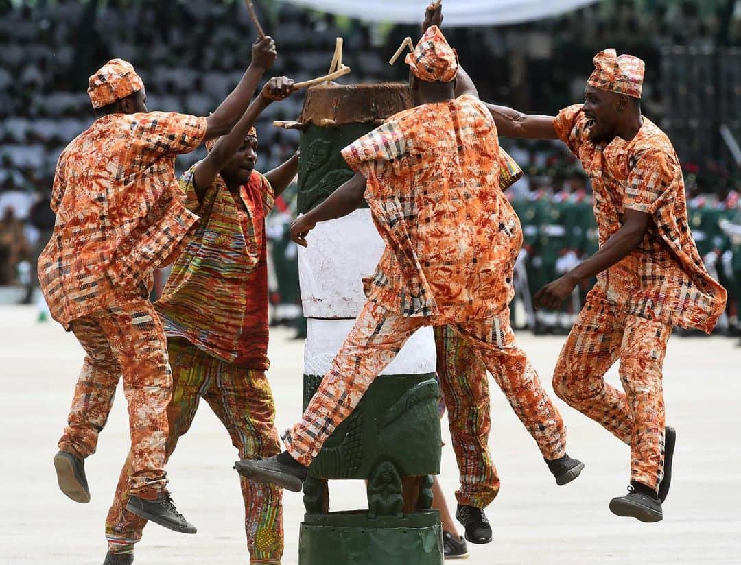 NBC Newsさんのインスタグラム写真 - (NBC NewsInstagram)「Members of #Nigeria’s national cultural troupe perform during Democracy Day celebrations, commemorating the country’s first free elections on June 12, 1993, after a decade of military rule. . 📷 Pius Utomi Ekpei / @afpphoto」6月13日 0時57分 - nbcnews