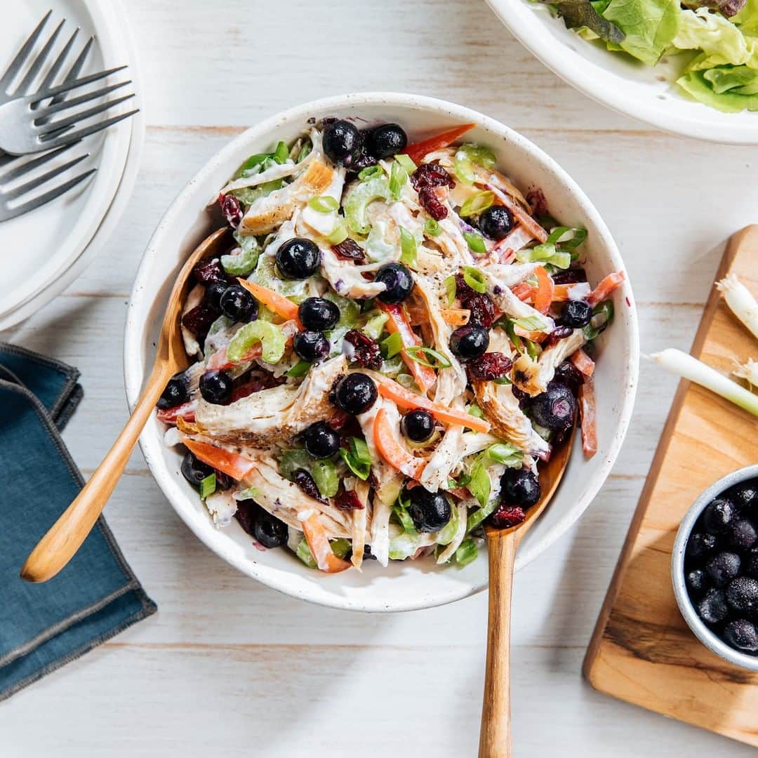 Dole Packaged Foods（ドール）のインスタグラム：「Grab the family and some frozen Dole Blueberries, because we’re headed outdoors and into the #summer sun to try our easy-to-make Blueberry Cranberry #ChickenSalad. #DoleRecipes」