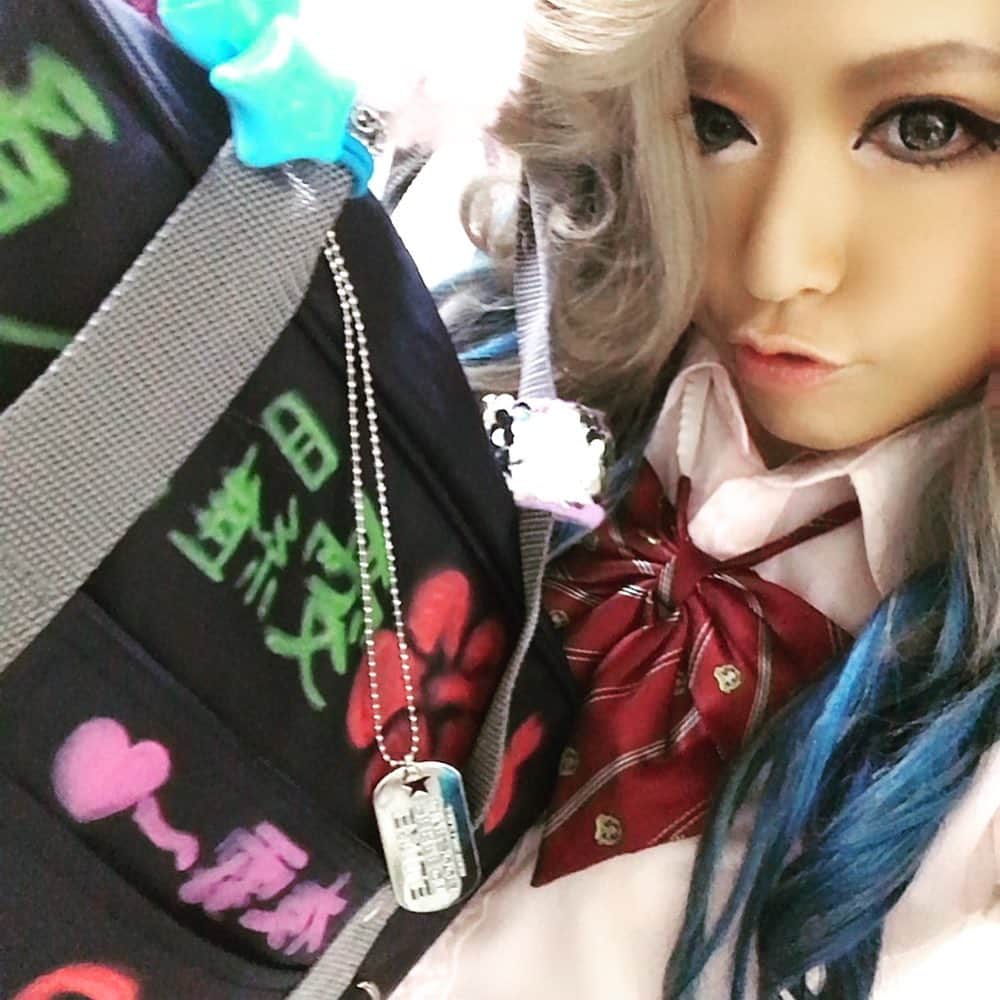 RISAのインスタグラム：「川崎ロック座😆 ６月１１日から２０日まで、今週も頑張ります😆✊✨ 1.3 パラパラ 2.4 周年作 RISA  #川崎ロック座 #ロック座 #踊り子 #黒ギャル #ギャル#インスタ #よくわからない #今日も #ありがとうございました #明日も #宜しくお願いします #楽しい#川崎」