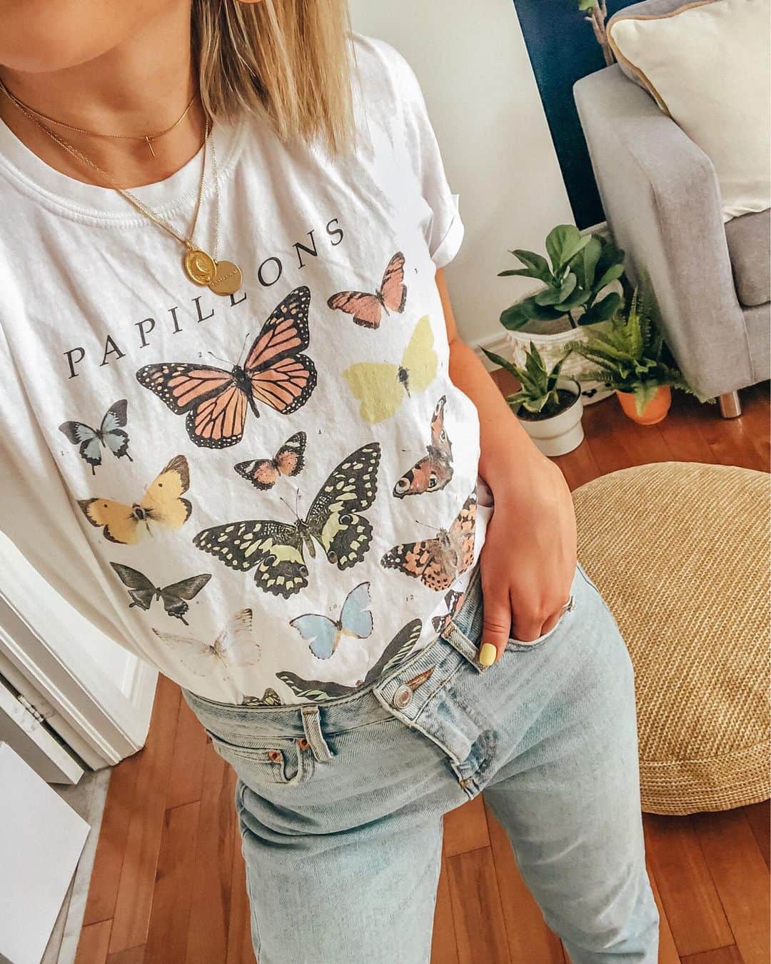 Stephanie Sterjovskiさんのインスタグラム写真 - (Stephanie SterjovskiInstagram)「You do not just wake up and become the butterfly - growth is a process. 🦋 - Rupi Kaur // Love this quote & this tee. Linked it up here: http://liketk.it/2Cv39 @liketoknow.it #liketkit #LTKstyletip #outfitoftoday #uoonyou」6月13日 1時06分 - stephsjolly