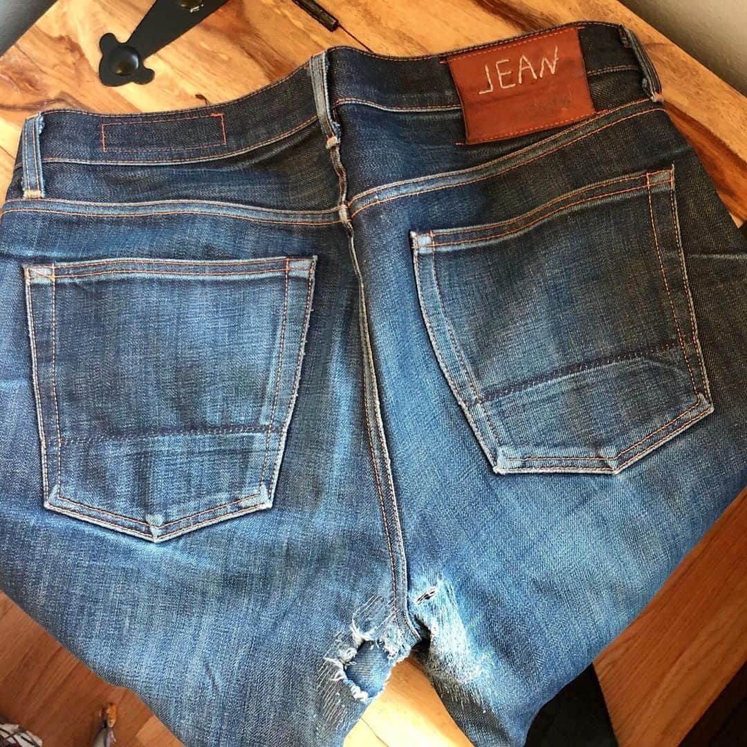 ジーンショップさんのインスタグラム写真 - (ジーンショップInstagram)「Some awesome fades from a great customer. Thanks for sharing @nickkwanpearls We love seeing well worn in Jean Shop jeans—these are almost 10 years old, how cool is that?!!! #jeanshop #jeanshopnyc #indigo #oneofakind #wellmade #wellworn #happycustomer #mensstyle #denimfades #selvedgedenim #selvedge #denimhead #madeinusa🇺🇸 #fadeoftheday #vintage #denimeveryday #premiumdenim #qualitymatters」6月13日 1時06分 - jeanshop