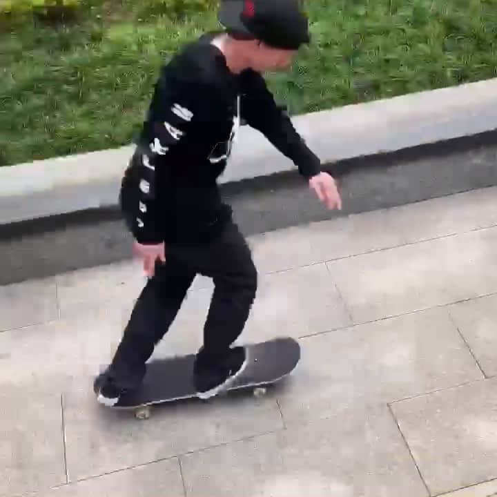スラッシャーのインスタグラム：「14 days ago @shanejoneill did this. Just a reminder...」