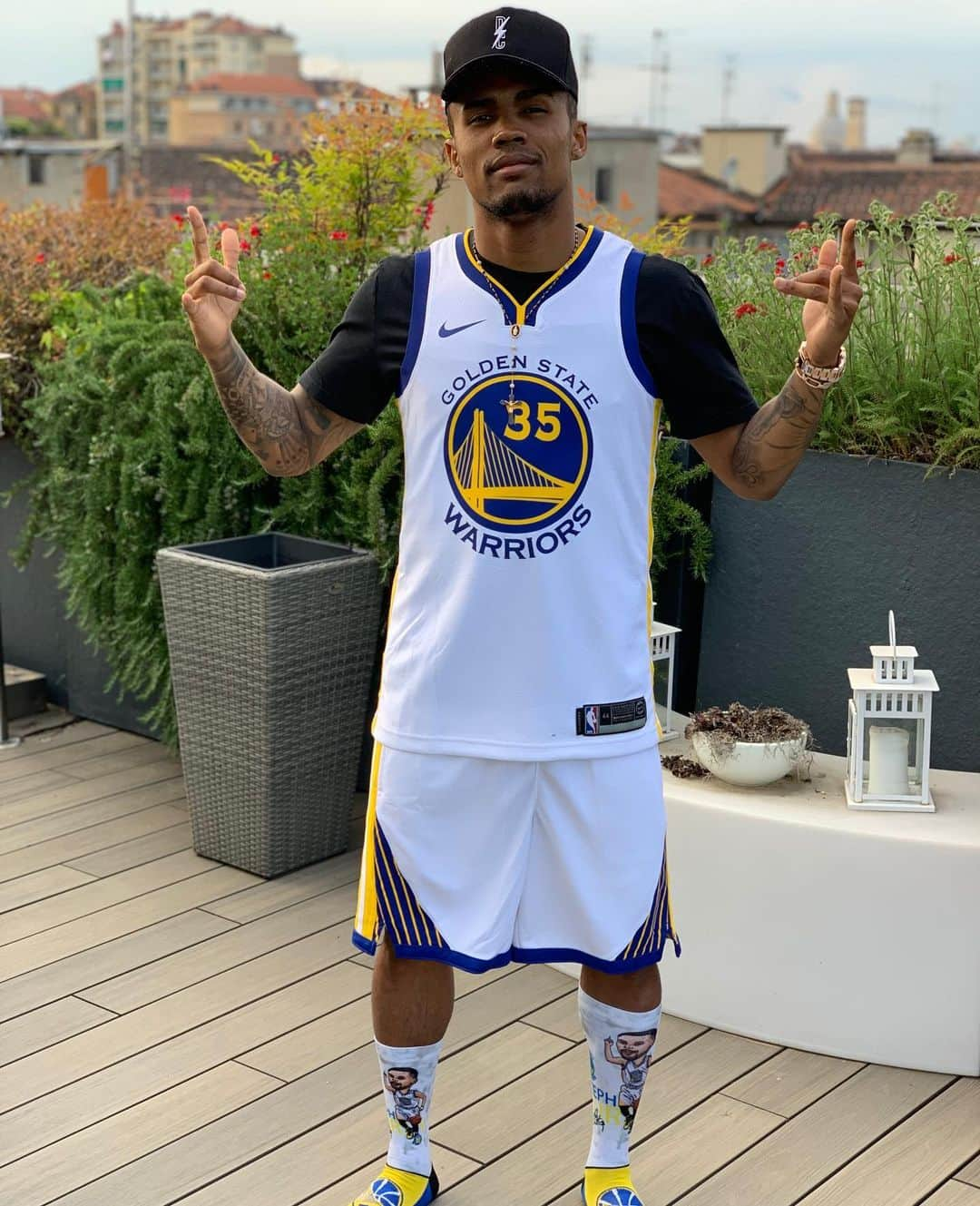 ダグラス・コスタさんのインスタグラム写真 - (ダグラス・コスタInstagram)「Sonho de pivete, ir ver uma final da NBA 🏀  Carregando... 📶 @warriors」6月13日 1時27分 - douglascosta