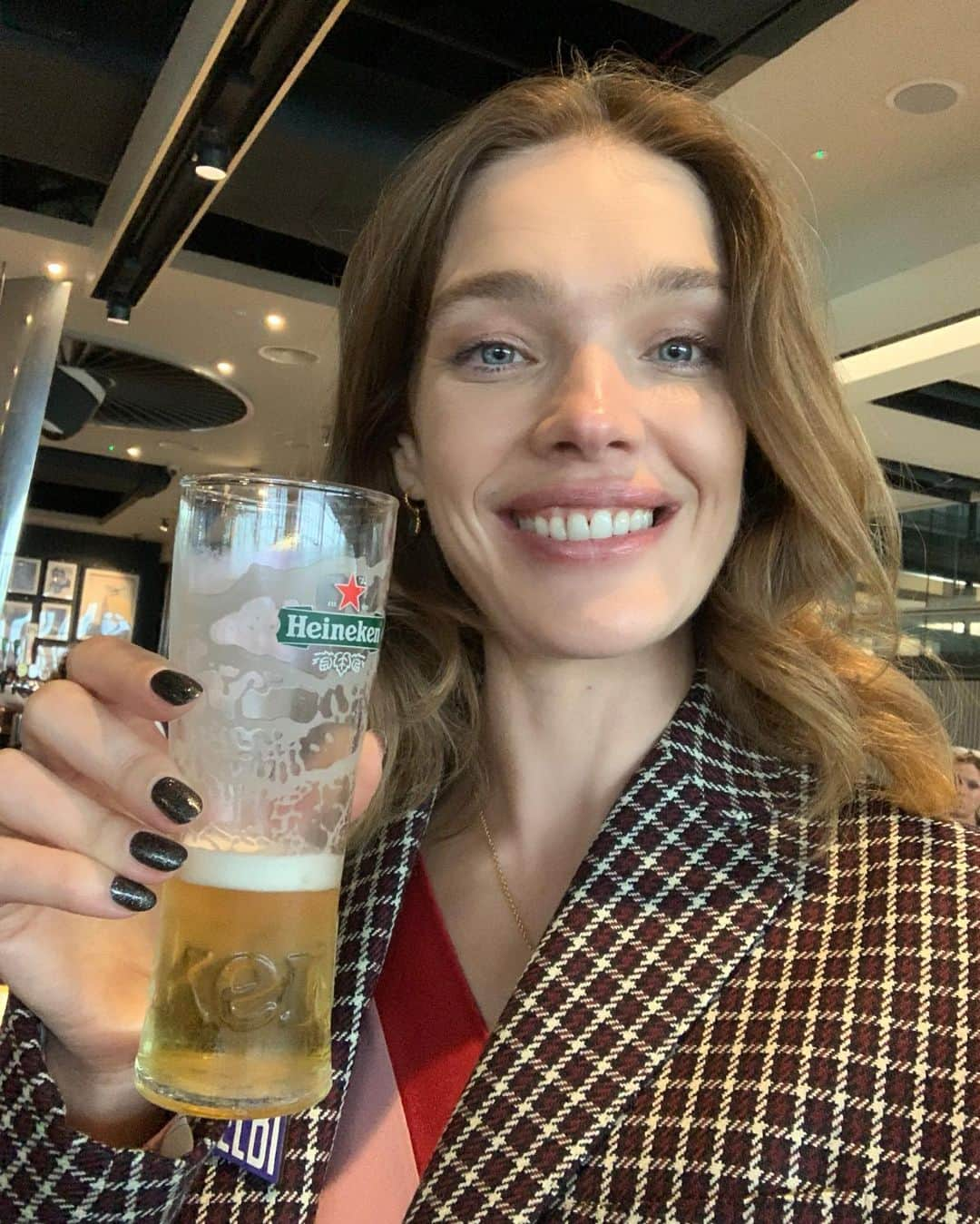 ナタリア・ヴォディアノヴァさんのインスタグラム写真 - (ナタリア・ヴォディアノヴァInstagram)「Cheers to the fact that I made my flight to Switzerland despite all odds 😅🤪🏃‍♀️🛩UK always a pleasure, was great speaking with my friend, inspiration and angel investor co partner @carmen.busquets on Future of Fashion at AccelerateHer Founders Forum event in London this morning ♥️🤓🇬🇧🚺 День так день! Выехать из Парижа рано утром, чтобы выступив в Лондоне на конференции Форум Основателей вместе с моим другом и ангельским со-инвестором, легендой в мире технологий Кармен Бускетс на тему Будущее Мира Моды в штаб-квартире Google, дать четыре интервью, запустить бренд детского питания и успеть на самолёт в Женеву, где вечером пройдет приём Фонда «Обнаженные сердца».」6月13日 1時30分 - natasupernova