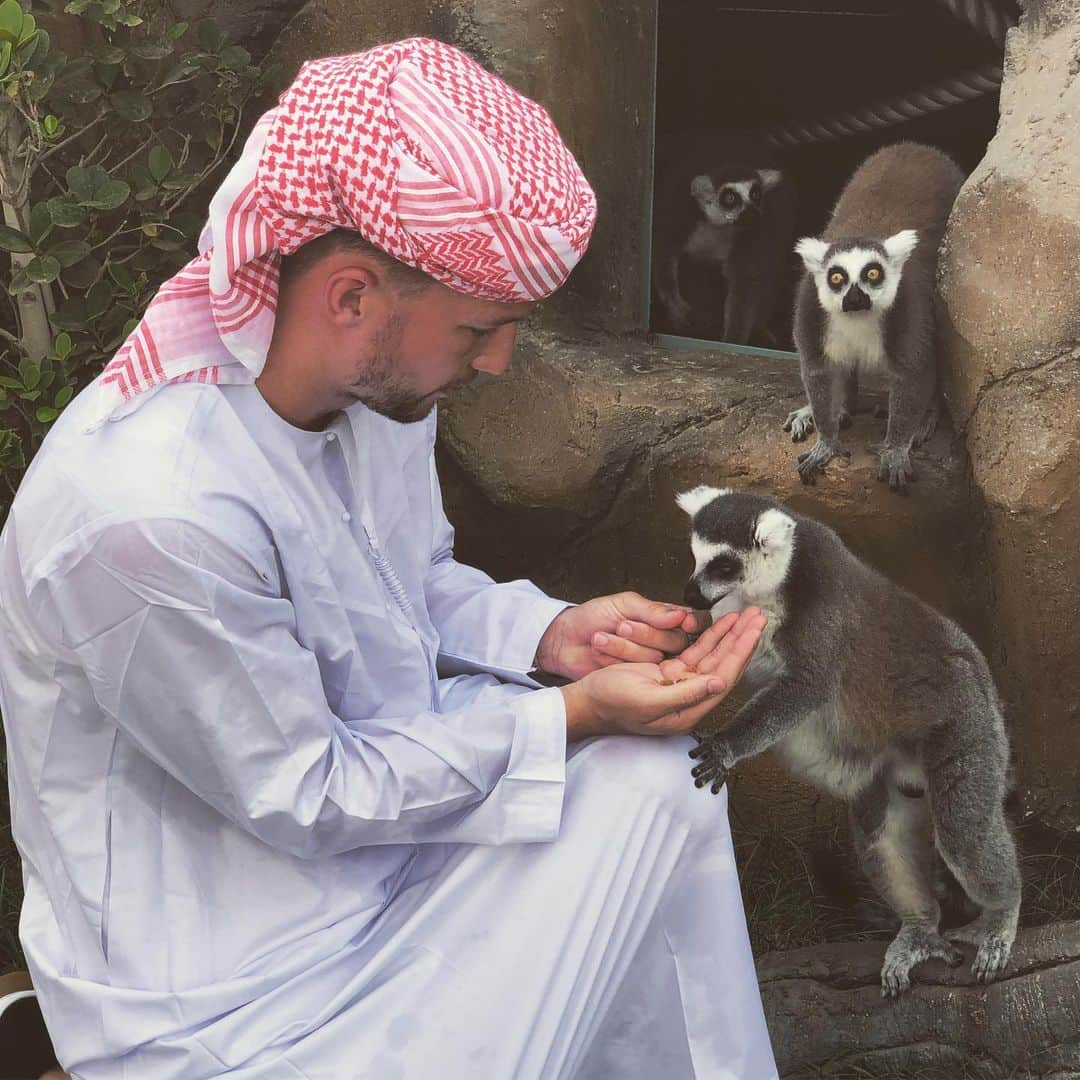 ダニー・ドリンクウォーターさんのインスタグラム写真 - (ダニー・ドリンクウォーターInstagram)「Unbelievable day out in Dubai, got to hand feed some of my favourite animals 🙌🏼 massive thanks to @sb_belhasa & @msb_belhasa for the experience.... loved it. #dubai #memories」6月13日 1時30分 - dannydrinkwater