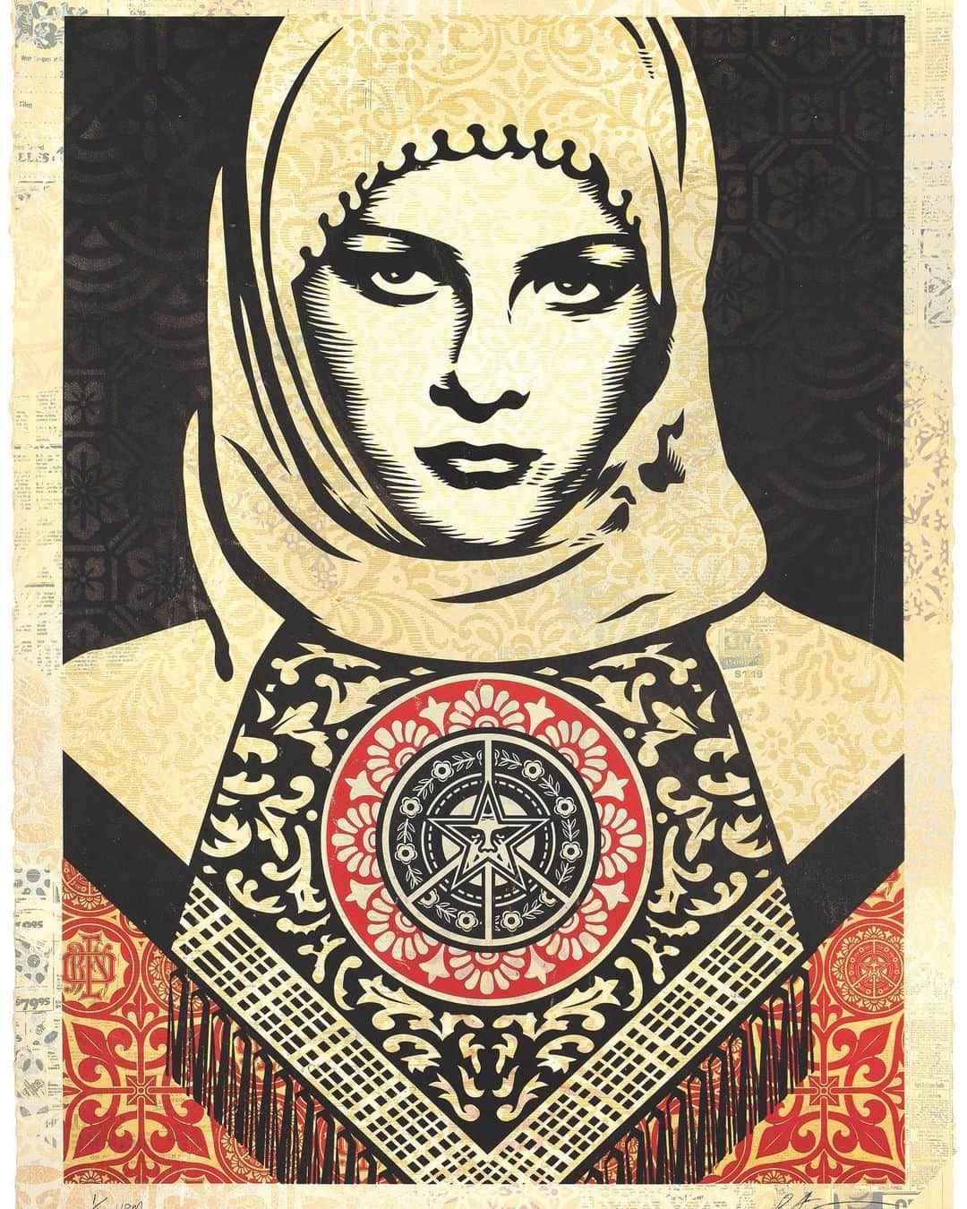 Juxtapoz Magazineさんのインスタグラム写真 - (Juxtapoz MagazineInstagram)「Shepard Fairey is officially launching his 30th-anniversary project this year, "Facing the Giant: Three Decades of Dissent!" Fairey will be painting murals in several cities around the world and traveling the #FACINGTHEGIANT print series culminating with a fine art show of large canvases at @overtheinfluence in Los Angeles in late 2019. His traveling exhibition will showcase his work from his beginnings since the "Andre the Giant Has a Posse" sticker in 1989, and present the evolution of his art through the years and the various ways he's prompted viewers to "question everything" especially the "giant monolithic forces that we are all subjected to," according to Fairey. • Fairey has started releasing special edition prints to celebrate his #OBEYGIANT30TH. Stay tuned and be sure to follow @obeygiant for more updates on all things #OBEYGIANT30TH. • #obey #obeygiant #shepardfairey #streetart #30thanniversary」6月13日 1時34分 - juxtapozmag