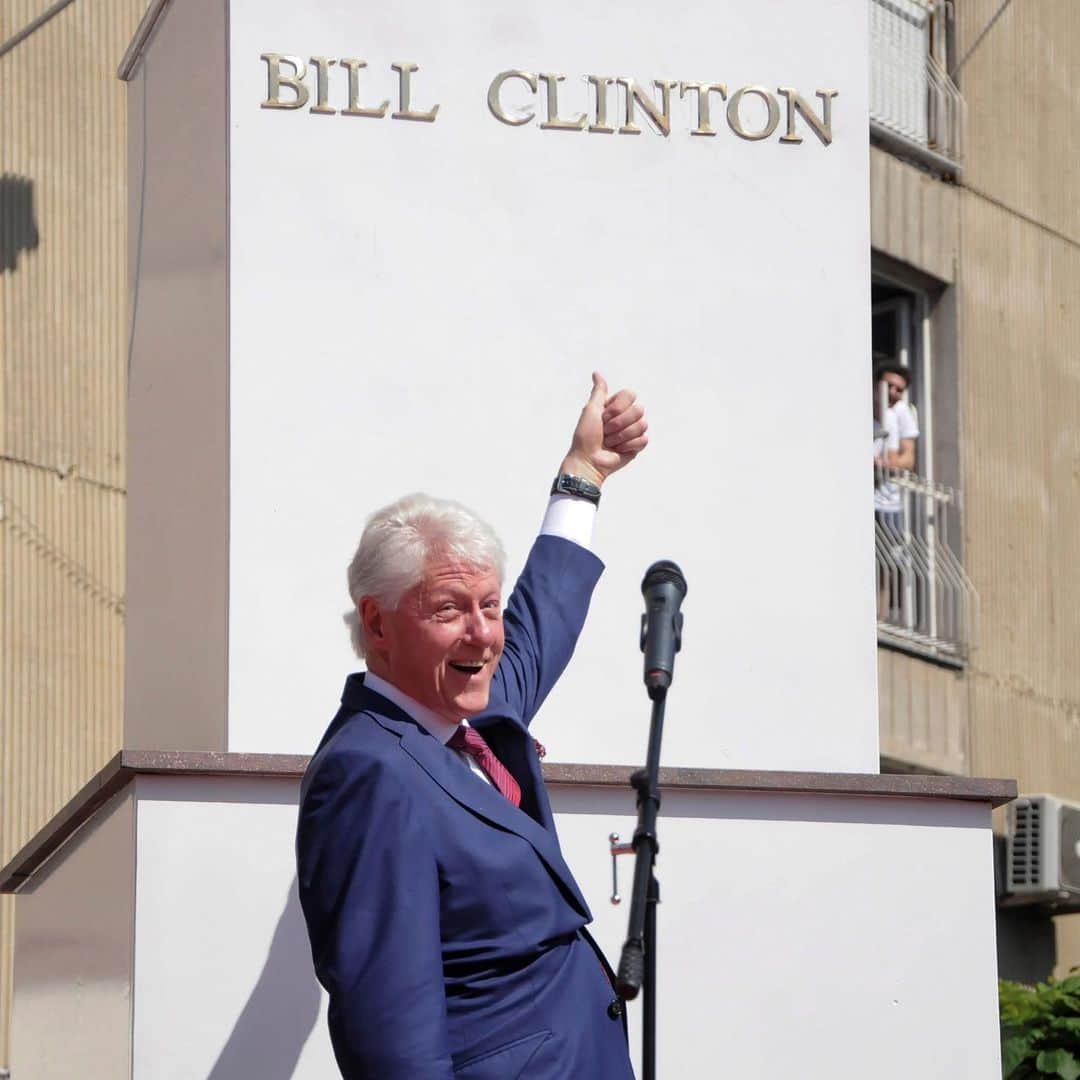 NBC Newsさんのインスタグラム写真 - (NBC NewsInstagram)「Former President Bill #Clinton gives a thumbs up during the 20th anniversary of the deployment of NATO troops in #Kosovo. . 📷 Laura Hasani / @reuters」6月13日 1時46分 - nbcnews