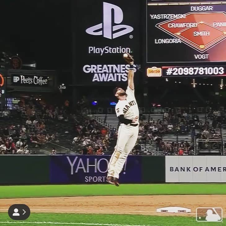 エバン・ロンゴリアさんのインスタグラム写真 - (エバン・ロンゴリアInstagram)「I almost look athletic here! 😂😂 #whitemencanjump #checkmyvert #bang」6月13日 1時44分 - evan.longoria3