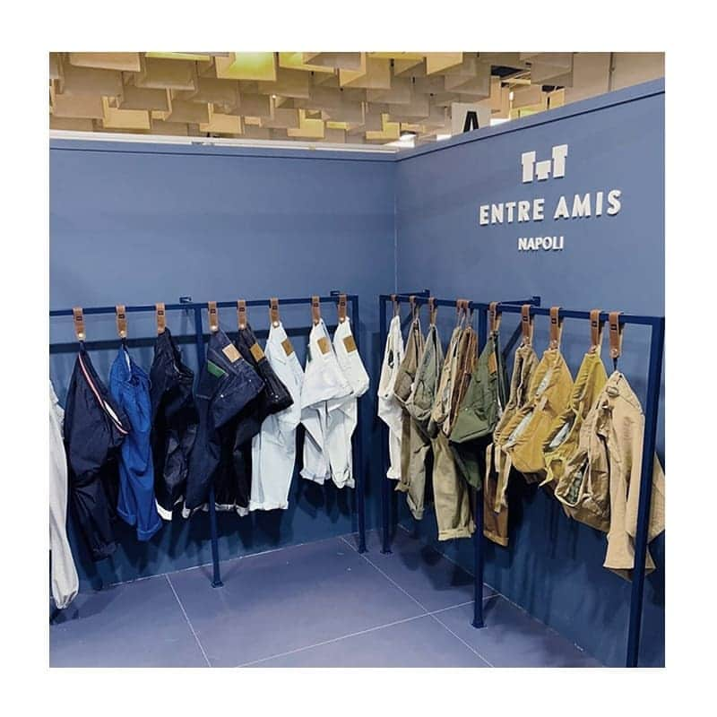 Entre Amis Officialさんのインスタグラム写真 - (Entre Amis OfficialInstagram)「You can find us at #Pittiuomo96, padiglione centrale, stand A3/B5.  _ #preview #PittiUomo96 #pittiuomo #ss20 #menswear #entreamis #entreamisofficial #fashion #style」6月13日 1時56分 - entreamis_official