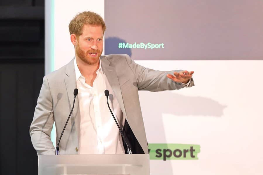 ロイヤル・ファミリーさんのインスタグラム写真 - (ロイヤル・ファミリーInstagram)「This morning The Duke of Sussex attended the launch of @_madebysport at The Black Prince Trust community hub in Lambeth.  Made in Sport is a new campaign that will bring together around 60 charities already working in sports to raise funds and empower grassroots clubs in the most disadvantaged communities across the UK. It will ensure that clubs like this in Lambeth will stay open, and provide a space for all young people to develop a passion for sport and build skills that will help them through life.  The Duke met British Boxers @anthony_joshua and @nicolaadamsobe who were taking young people through a boxing training session – and who have also lent their support to the new campaign.  The Duke of Sussex has long championed the transformative effect sport can have on people’s lives.  Find out more on @SussexRoyal.」6月13日 2時07分 - theroyalfamily