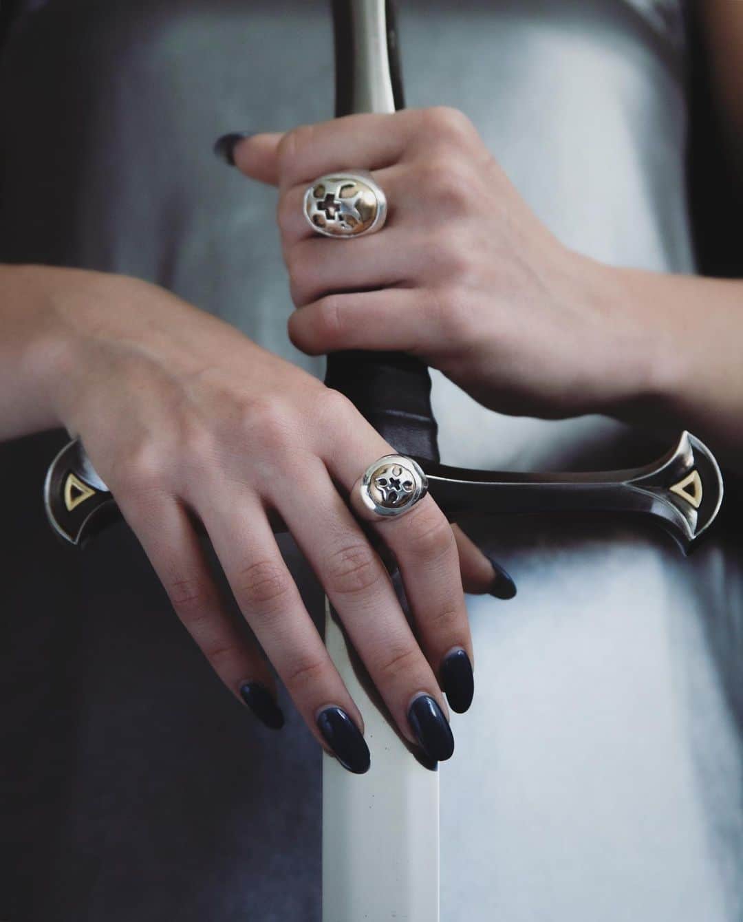のインスタグラム：「...and so she chose to be her own champion - a noble, brave, Warrior Queen. 🗡Crusader Cross Rings available in the Medieval section at AlexStreeter.com #AlexStreeter . . . . #jewelry #medieval #medievaljewelry #biker #goth #gothrings #showmeyourrings #fingerparty #gothjewelry #cross #handmadejewelry #ring #rings #earrings #silver #menstyle #streetstyle #fashion #darkfashion #biker #streetwear #blackfashion #mementomori #darkstyle #urban #nyc #madeinNYC」