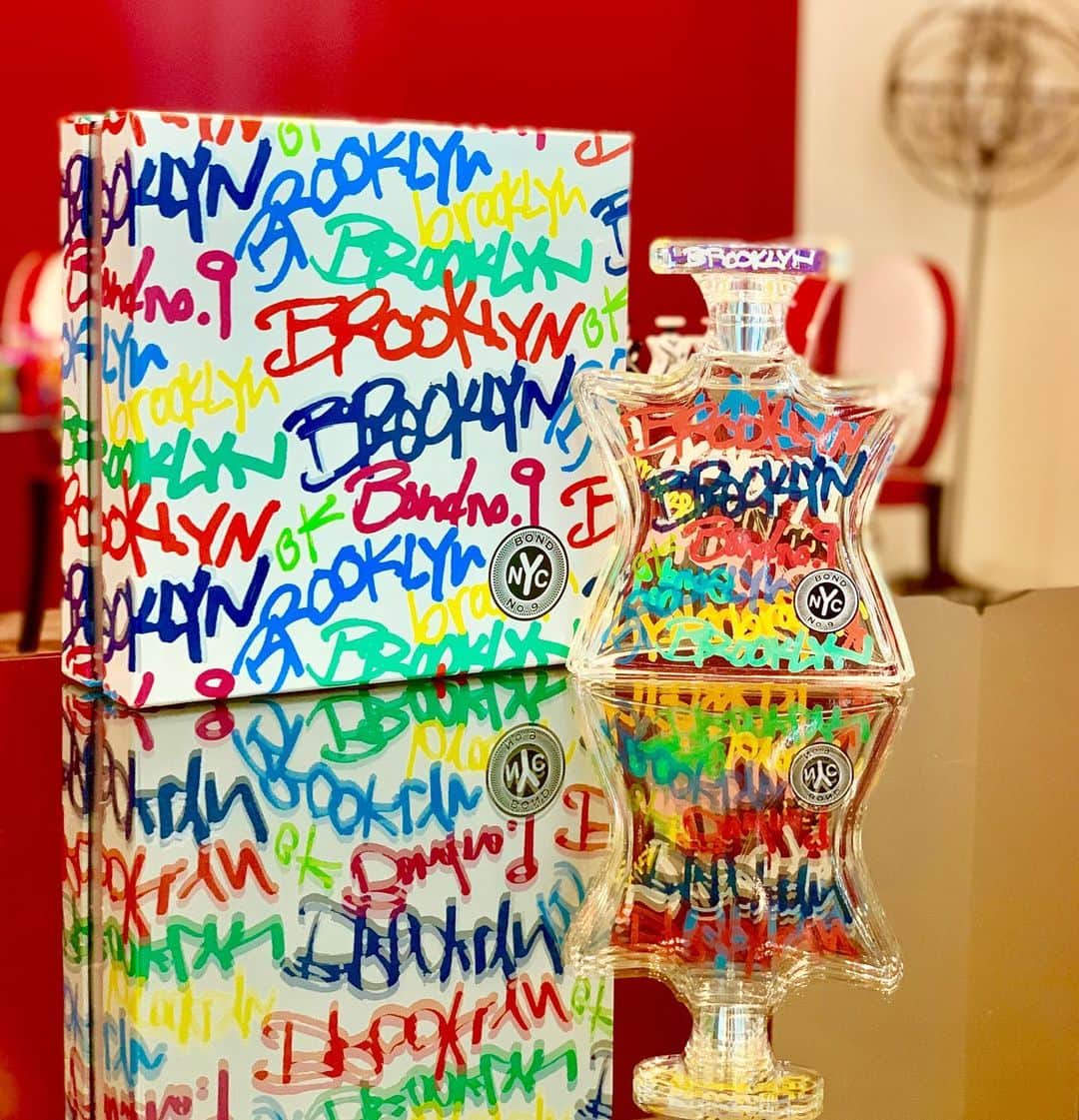 のインスタグラム：「Brooklyn is a longlasting woody, spicy, male-but-loved-by-females kind of scent, as edgy as the borough it’s named for.  #bondno9 #bondno9ny #newyork #newyorkcity #nyc #brooklyn #bk #fragrance #perfume #love」