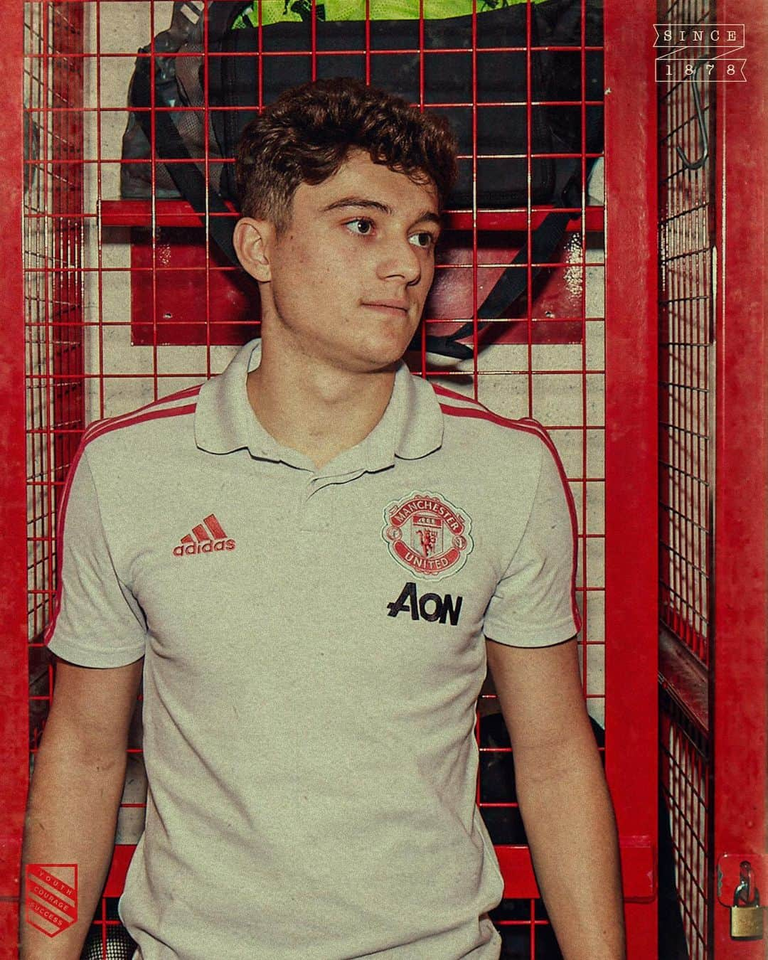 マンチェスター・ユナイテッドさんのインスタグラム写真 - (マンチェスター・ユナイテッドInstagram)「Our new signing in #MUFC colours! 🔴⚪️⚫️」6月13日 2時36分 - manchesterunited