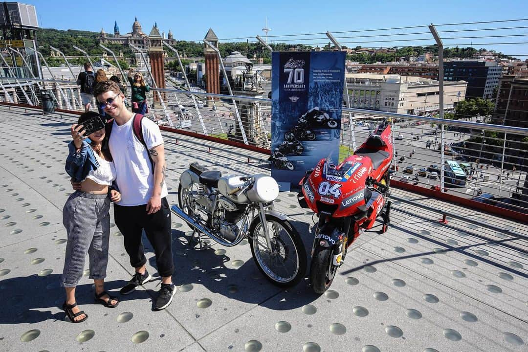 MotoGPさんのインスタグラム写真 - (MotoGPInstagram)「Celebrating 70 years of the FIM #MotoGP World Championship 🏁 // Barcelona's most stunning sights host the first 70th anniversary celebration with the display of the bikes that won the first ever motorcycle racing World Championship in 1949 alongside 2019 #MotoGP bikes 🏍 Swipe left ⬅️ #MotoGP70 #Motorcycle #Racing #Motorsport」6月13日 3時00分 - motogp