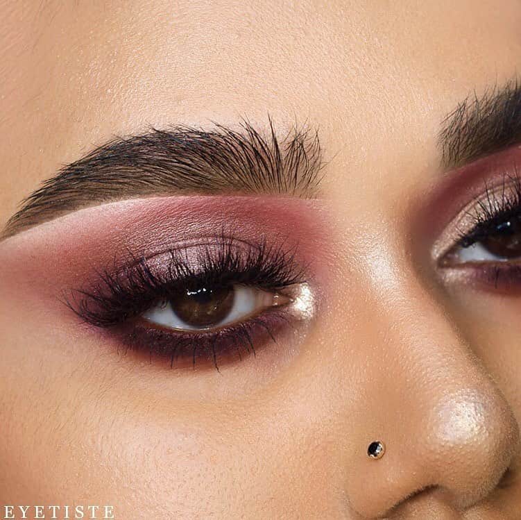 Anastasia Beverly Hillsさんのインスタグラム写真 - (Anastasia Beverly HillsInstagram)「Soft Glam @eyetiste  BROWS •Dipbrow Gel in ‘Granite’ + Brow Definer ‘Ebony’ + Clear Brow Gel. ⠀  EYES • Soft Glam Palette and Sand + Icy Loose Pigment  GLOW •  #GlowKit ‘Sun Dipped’ Highlighter + ‘So Hollywood’ Loose Highlighter  FACE • Contour Kit &  Peachy Love Party Blush Trio  FACE SET •  #DewySet Setting Spray. ⠀ ⠀」6月13日 3時00分 - anastasiabeverlyhills