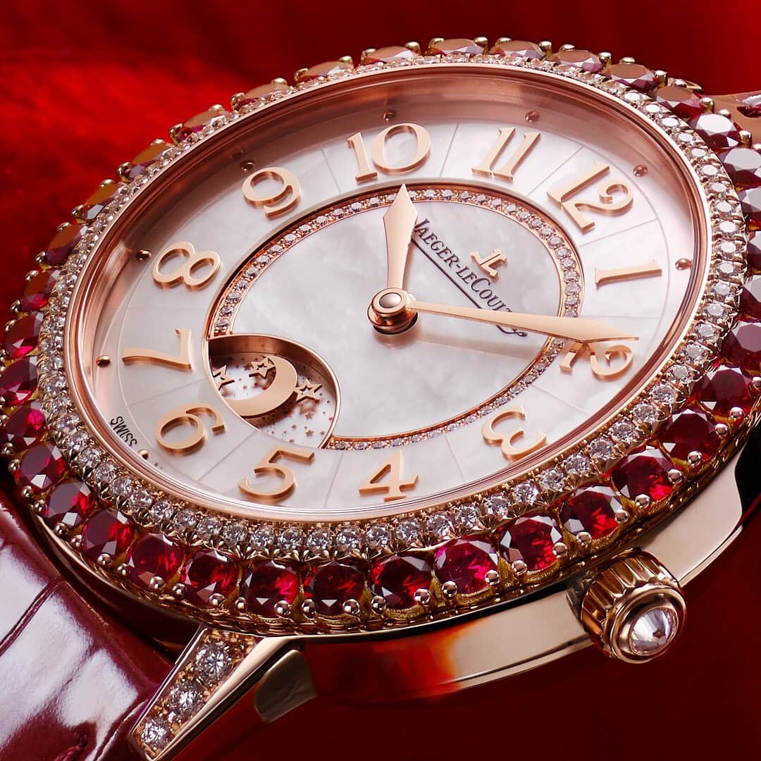 ジャガールクルトさんのインスタグラム写真 - (ジャガールクルトInstagram)「Emblematic Night & Day function in a radiant new setting made of pink gold, white mother-of-pearl, white diamonds and the rich glow of rubies. __  Dazzling Rendez-Vous Red. Limited edition of 8 pieces. __ #JaegerLeCoultre #RendezVous #ArtOfPrecision #Diamonds #Jewellery #Gemsetting #FineWatchmaking #MetiersRares #SwissWatch #ValleeDeJoux #Craftsmanship #SavoirFaire #精妙之芯时间之艺」6月13日 3時09分 - jaegerlecoultre