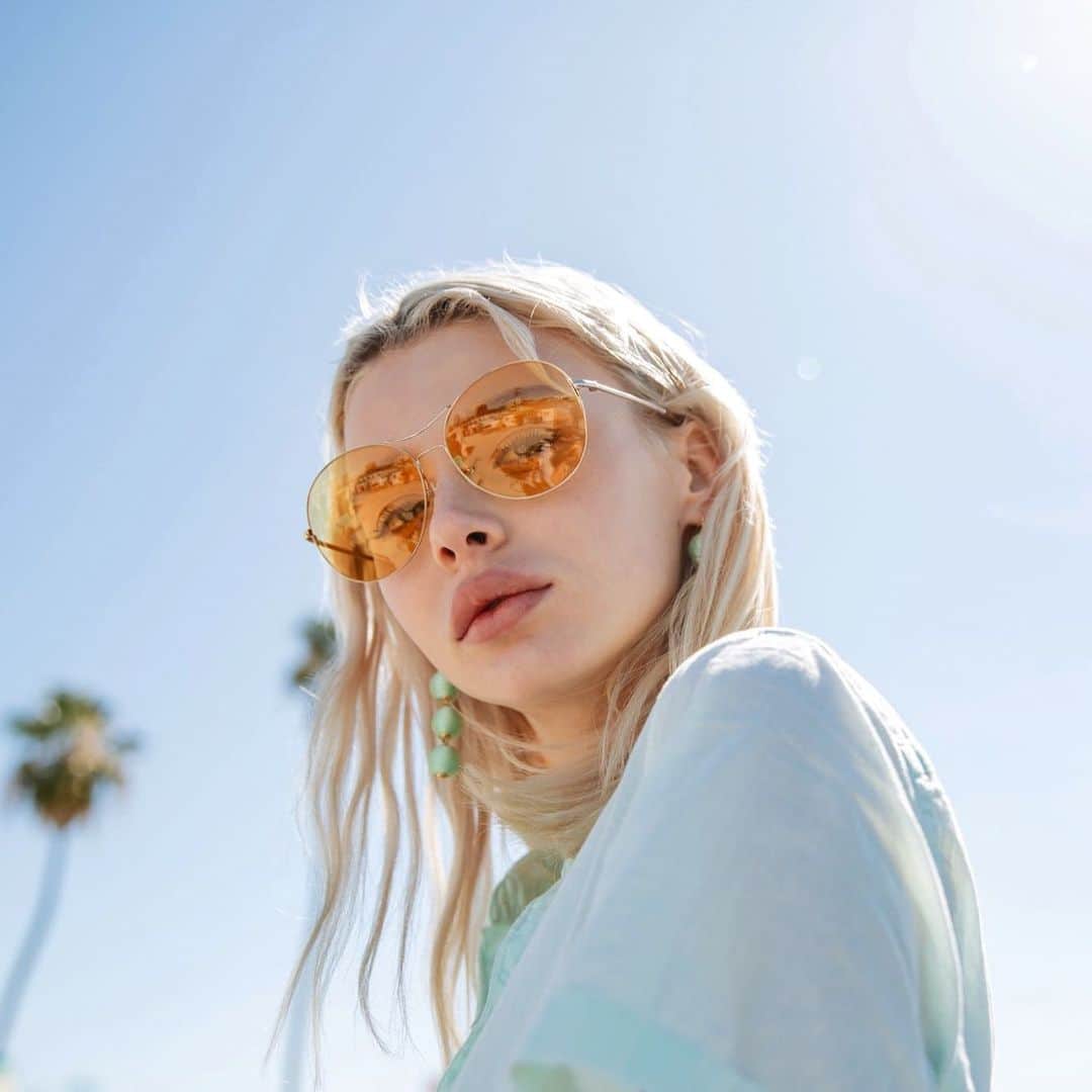 JINSさんのインスタグラム写真 - (JINSInstagram)「Summer’s heating up, be sure to keep it cool with the right shades #jinseyewear #eyewear #jinssos」6月13日 3時18分 - jins.usa