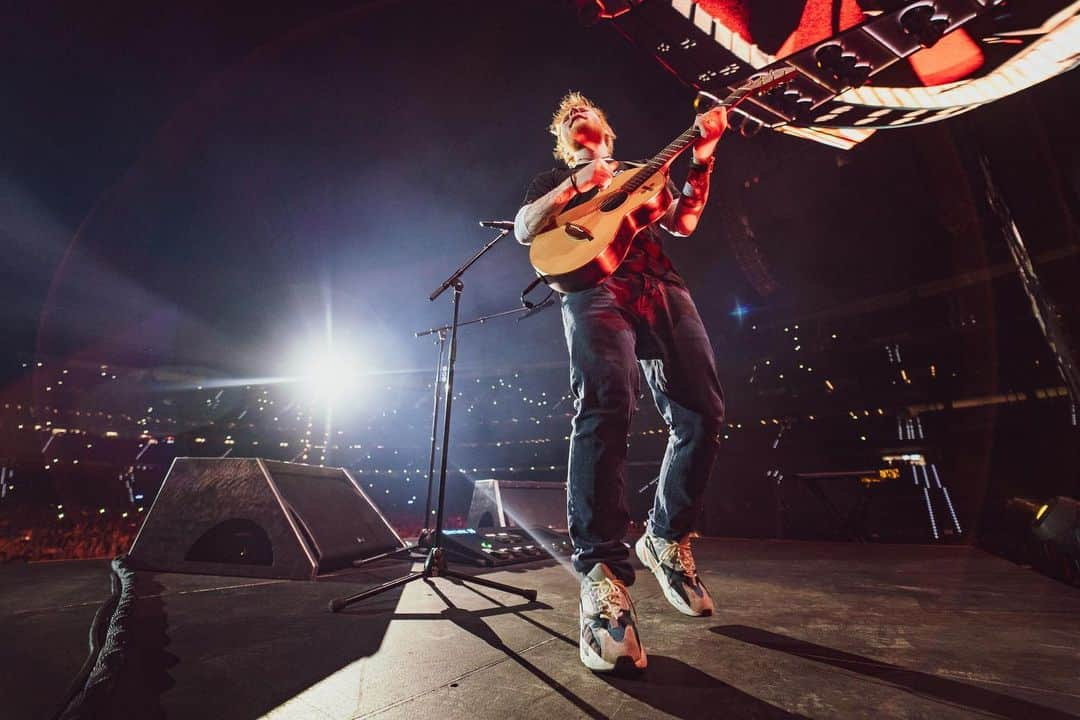 エド・シーランさんのインスタグラム写真 - (エド・シーランInstagram)「Madrid ! 📸 @zakarywalters #dividetour」6月13日 3時31分 - teddysphotos