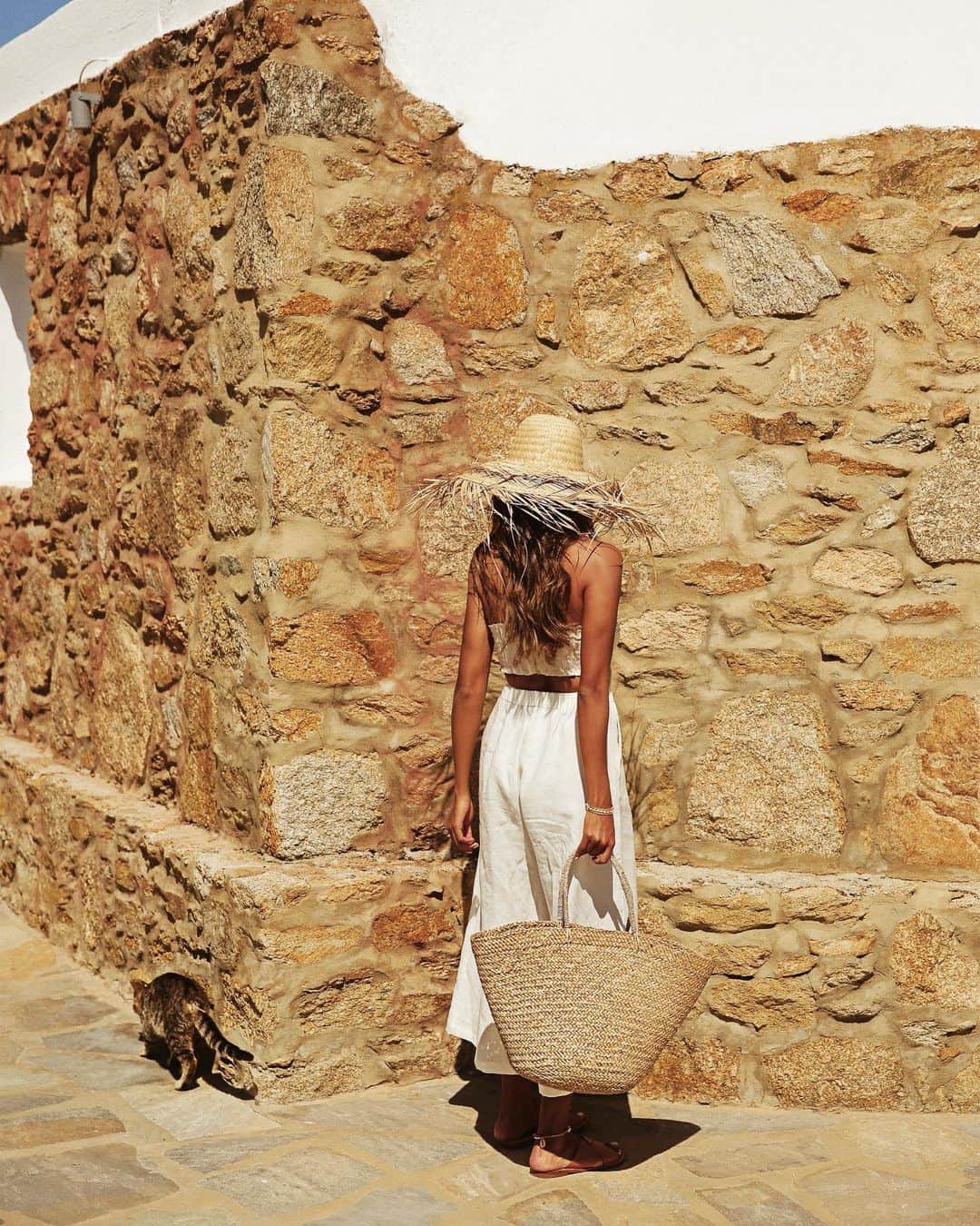 ジュリー・サリニャーナさんのインスタグラム写真 - (ジュリー・サリニャーナInstagram)「Summer attire ☀️ #mykonos」6月13日 3時49分 - sincerelyjules