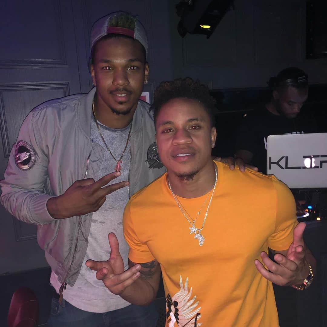 ジャマル・ブラックマンのインスタグラム：「Blessed to meet a great guy @rotimi ☺️ Not only is he a great actor but a talented artist. Great night 👍🏾 Keep an eye out for the album - Walk with me 🔥🔥🔥」