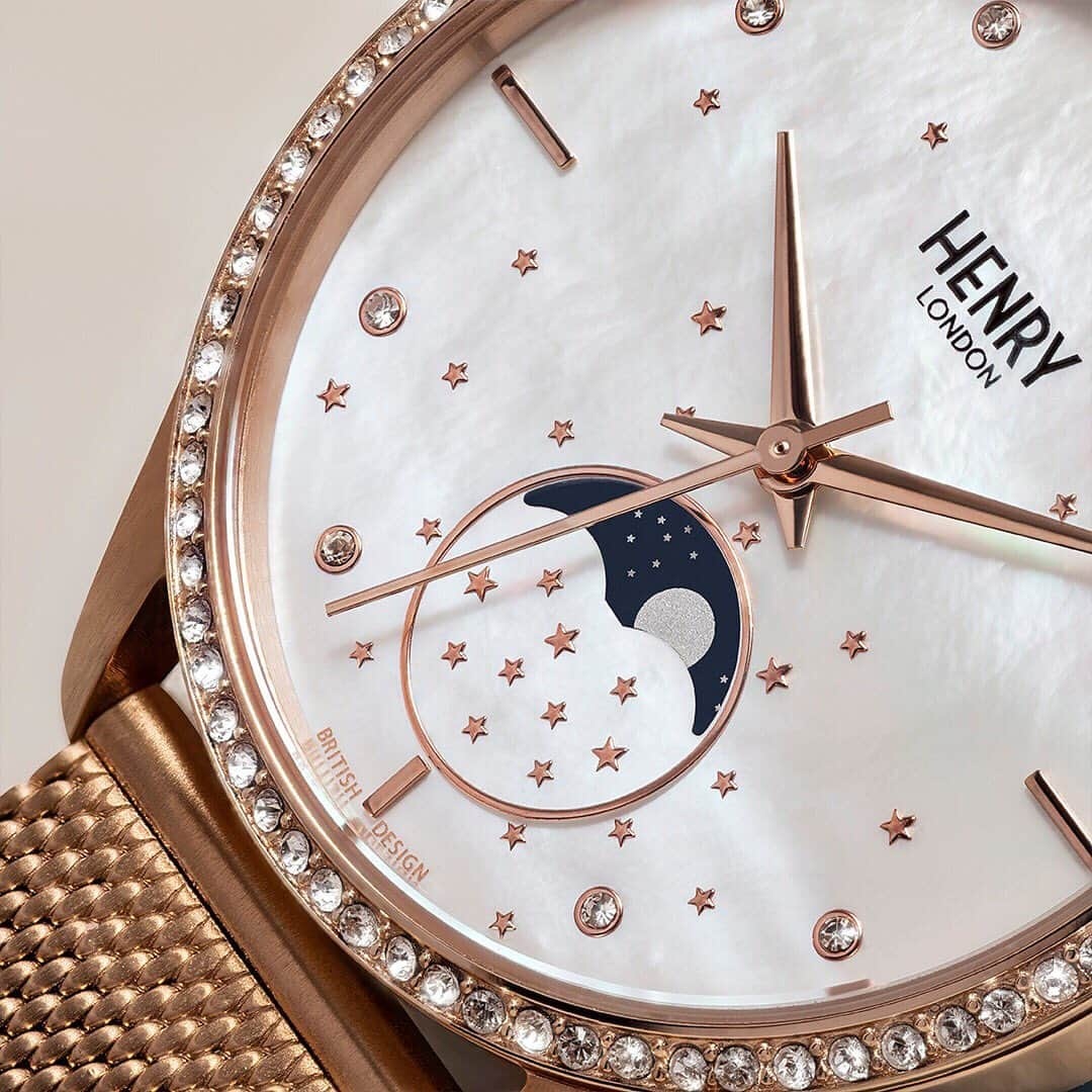 Henry London Official page of Britishさんのインスタグラム写真 - (Henry London Official page of BritishInstagram)「Shoot for the stars... . . . #moonphase #moonphasewatch #watchmovement #cosmic #watchmaker #instawatch #horology #mensstyle #zodiacwatch #supermoon #moon #midnight #moonlight #watchaddict #calendarwatch #bluemoon #space」6月13日 4時06分 - henrywatches