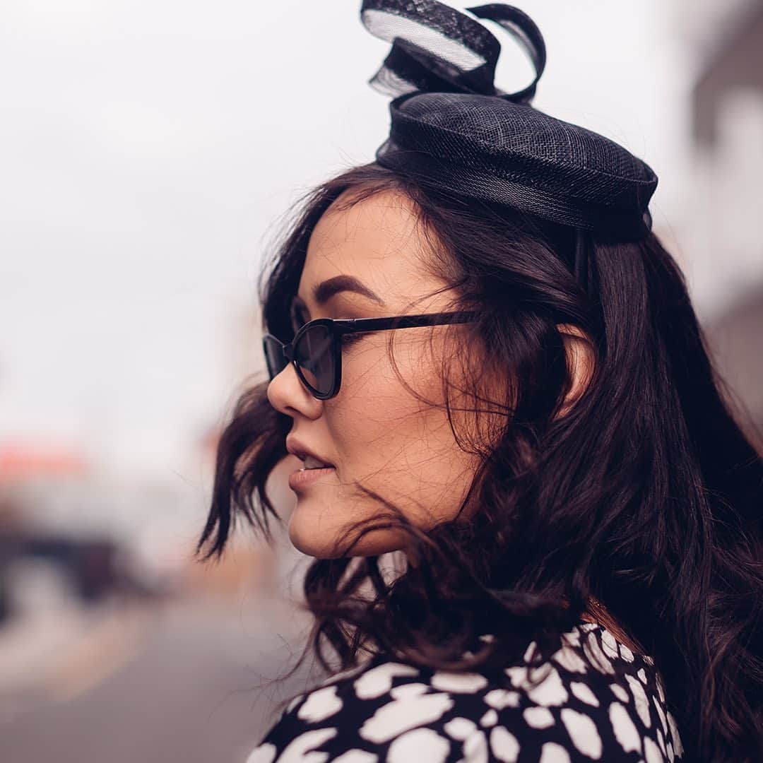 アクセサライズのインスタグラム：「What to wear to the races? 🏇 We've got you covered. From avant-garde-esque fascinators to demure details, swipe left for the finest in formal headgear. 📷 @natashattodd  Tap the link in the bio to shop the looks now.  #Accessorize #Accessorizer #RoyalAscot #races」