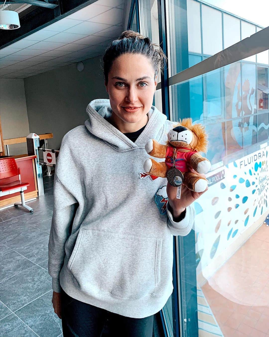 ズザンナ・ヤカボスのインスタグラム：「classic combination twice today #200fly #400im #bronzemedal #elclasico #marenostrumswimtour」