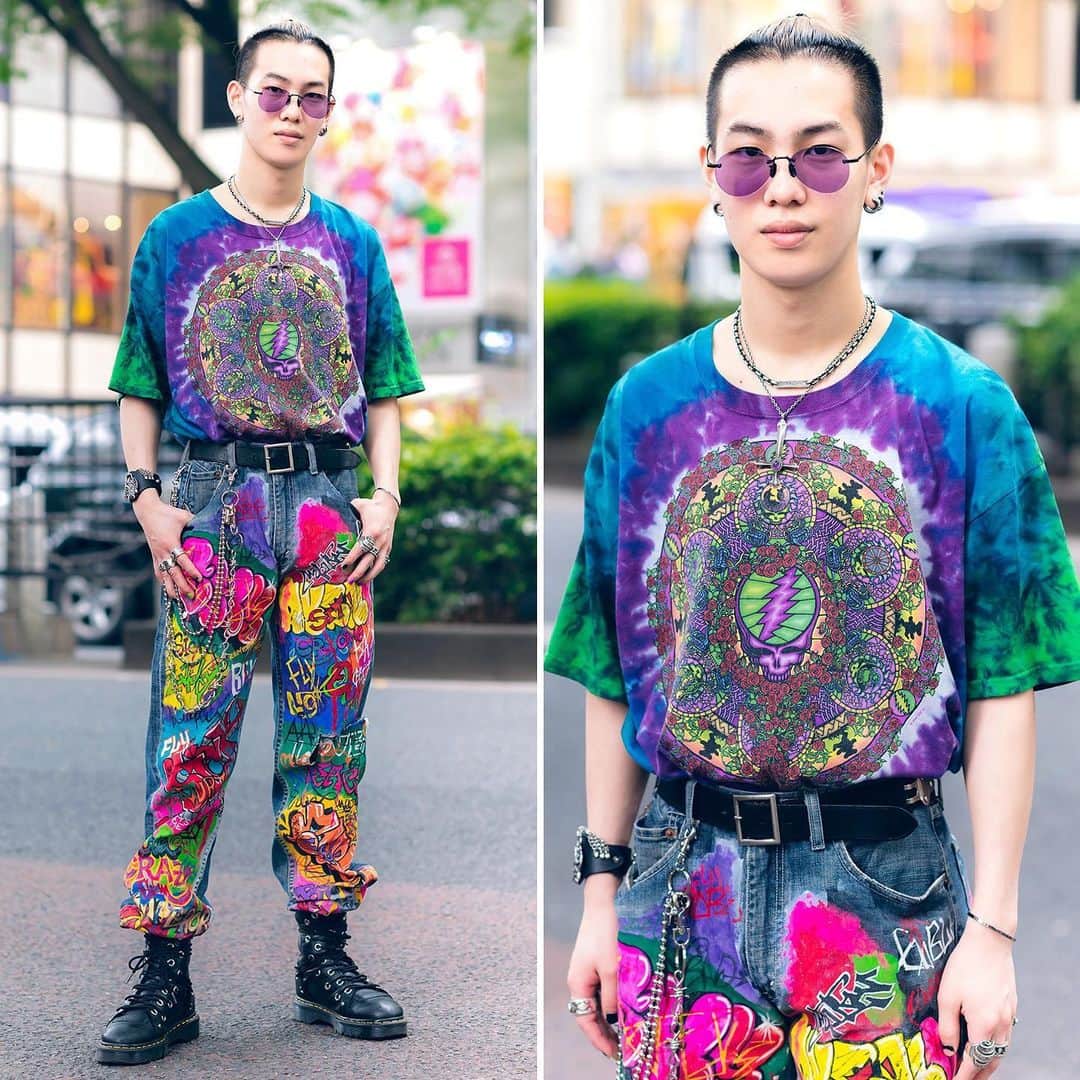 Harajuku Japanさんのインスタグラム写真 - (Harajuku JapanInstagram)「20-year-old Japanese student Achiha (@kuso_murasaki) on the street in Harajuku wearing Levi’s that he hand painted graffiti onto, a vintage Grateful Dead t-shirt, Nacht accessories, and Dr. Martens boots.」6月13日 4時43分 - tokyofashion