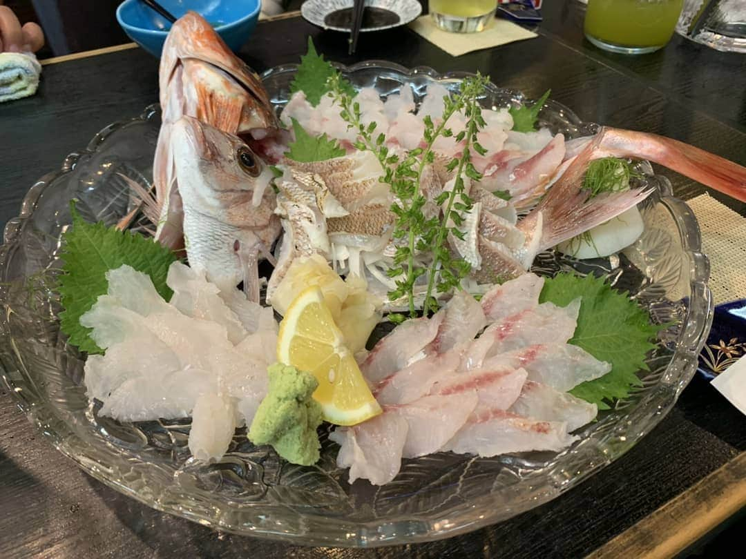 大沢文也さんのインスタグラム写真 - (大沢文也Instagram)「自分で釣った魚を食べるのは素晴らしいね🤪✌️ もちろん揚げたのは食べてません🤣  #刺身 #刺し身 #魚料理 #ホウボウ #真鯛 #カサゴ #イトヨリダイ #自給自足 #釣り」6月13日 14時13分 - fumifumi_k1