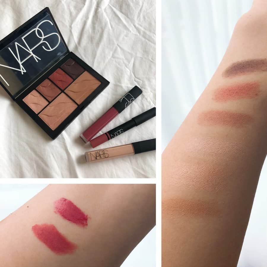 ❁coco❁さんのインスタグラム写真 - (❁coco❁Instagram)「【NARS】2019SUMMER  HEAT OF THE NIGHT ♡ 2019.6.14発売 💋💄 ナーズの新作コスメ 日本より先にGETしたよー！ せっかくだから レポしまーす、 気になってた方の参考になれば☺️⤴︎ ・・・・------------------------------------------------ ◆HOTNIGHTFACEPLATE  0122 どのカラーも捨て色がなかった！ 細かい微粒子パウダーに綺麗な発色  しっとり しっかり付く感じ♡ ブロンザーブラッシュ（右下）と ハイライティングブラッシュパウダー（左下）まで ついていて お得感もすごーい✨ サマーナイツの方も気になるーw ・ ◆SATIN EXBURY クレヨン型のサテンリップペンシルはスルっと 滑らかで持ちも良くてビックリ。 鮮やかなカラー  ライトピンクローズ 9245 にしたよ。 発色もよくて感動！口の輪郭をひく ラインとしてもつかえるよー♡ ・ ◆GLOSS FEVER BEAT 濃厚でツヤツヤしっとりグロス。 プラムみたいな色 5697 にしたよ💋 ・ ◆コンシーラー  1266 スティック型で使いやすいからついで買い♡ ・ NARSの新作コスメでテンションアップ⤴︎⤴︎✨✨ 楽天にあったものはルームに貼っておきます💄 ・・・・------------------------------------------------ #NARS #ナーズ #新作コスメ #2019SUMMER #2019ss #ホットナイツフェースパレット  #サテンリップペンシル #アイシャドウ #グロス #リップ #コスメスウォッチ #コスメ購入品 #コスメレポ #楽天ルームに載せてます」6月13日 14時53分 - rococo39