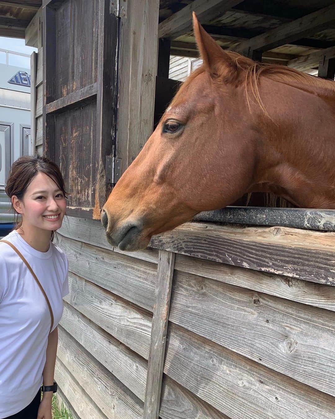 須貝茉彩さんのインスタグラム写真 - (須貝茉彩Instagram)「. 久しぶりにだいすきなお馬さん❁ 地元に乗馬クラブがたくさんあるので よく親友と通ってました✌︎ この日はかなり久しぶりで不安だったけど 意外とすぐ乗れて、筋肉痛もさほどでした笑. . #乗馬女子 #umajo #九十九里浜」6月13日 6時41分 - maaya.gm
