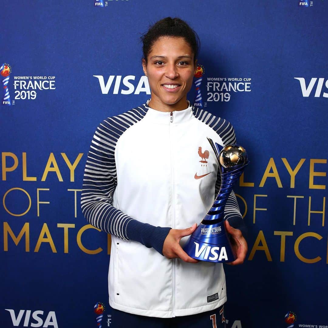 FIFAワールドカップさんのインスタグラム写真 - (FIFAワールドカップInstagram)「Félicitations à 🇫🇷 @gauvinvalerie ! The #PlayeroftheMatch presented by Visa for #FRANOR! #FIFAWWC」6月13日 6時55分 - fifaworldcup
