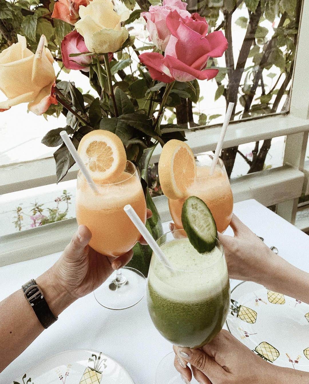 のインスタグラム：「サンタモニカのIVYで朝食。  海外行くと何故朝食が楽しみなのか…  #ivy #santamonica #losangeles」