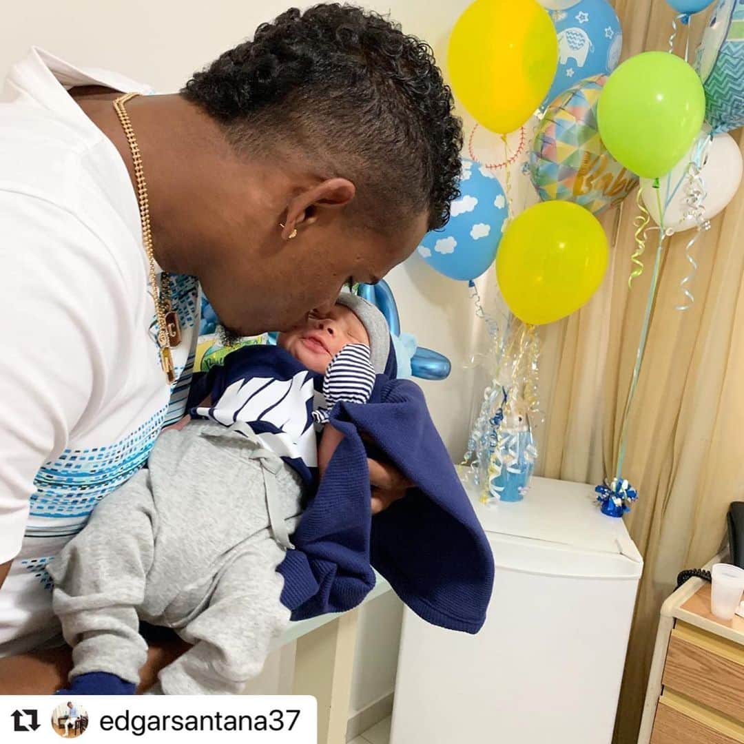 ピッツバーグ・パイレーツさんのインスタグラム写真 - (ピッツバーグ・パイレーツInstagram)「Congrats to @edgarsantana37 and his wife, Maria, on the birth of their baby boy! 👶」6月13日 8時06分 - pittsburghpirates