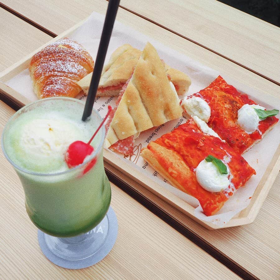 岡田ユリエのグルメインスタ