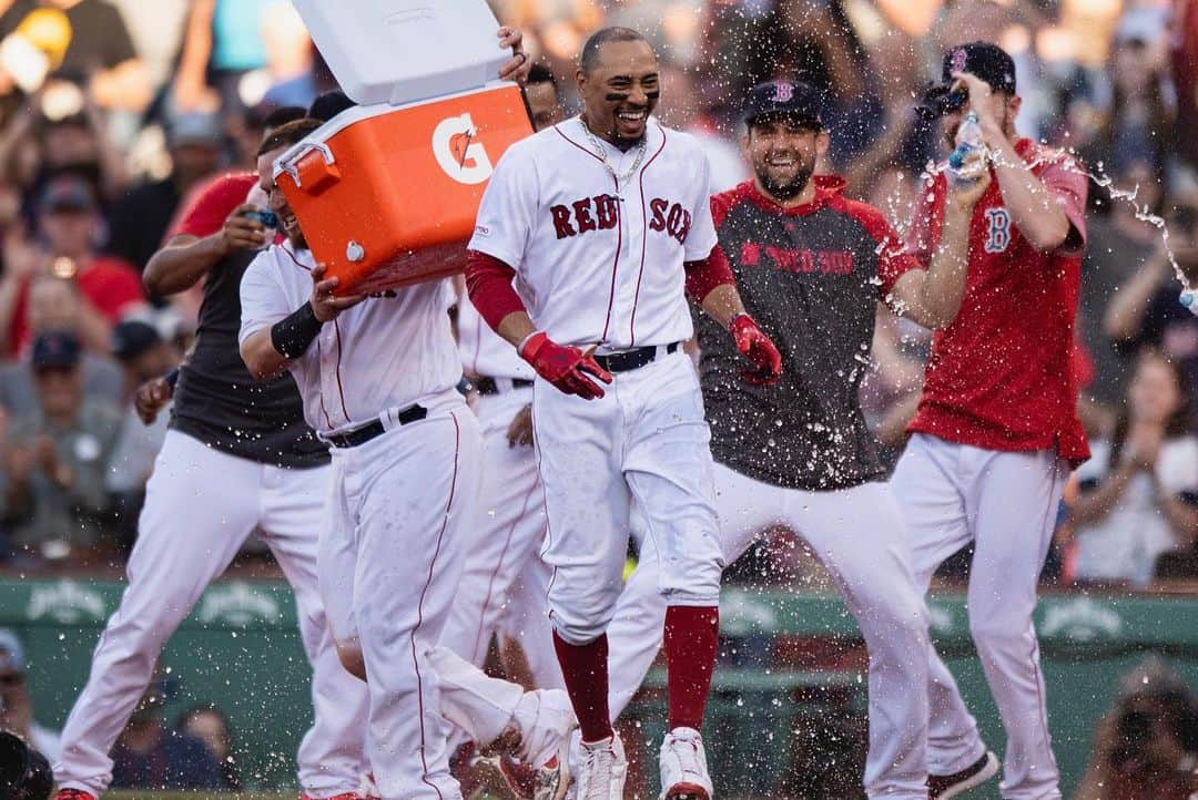 ボストン・レッドソックスさんのインスタグラム写真 - (ボストン・レッドソックスInstagram)「LITERAL WALK-OFF」6月13日 8時12分 - redsox