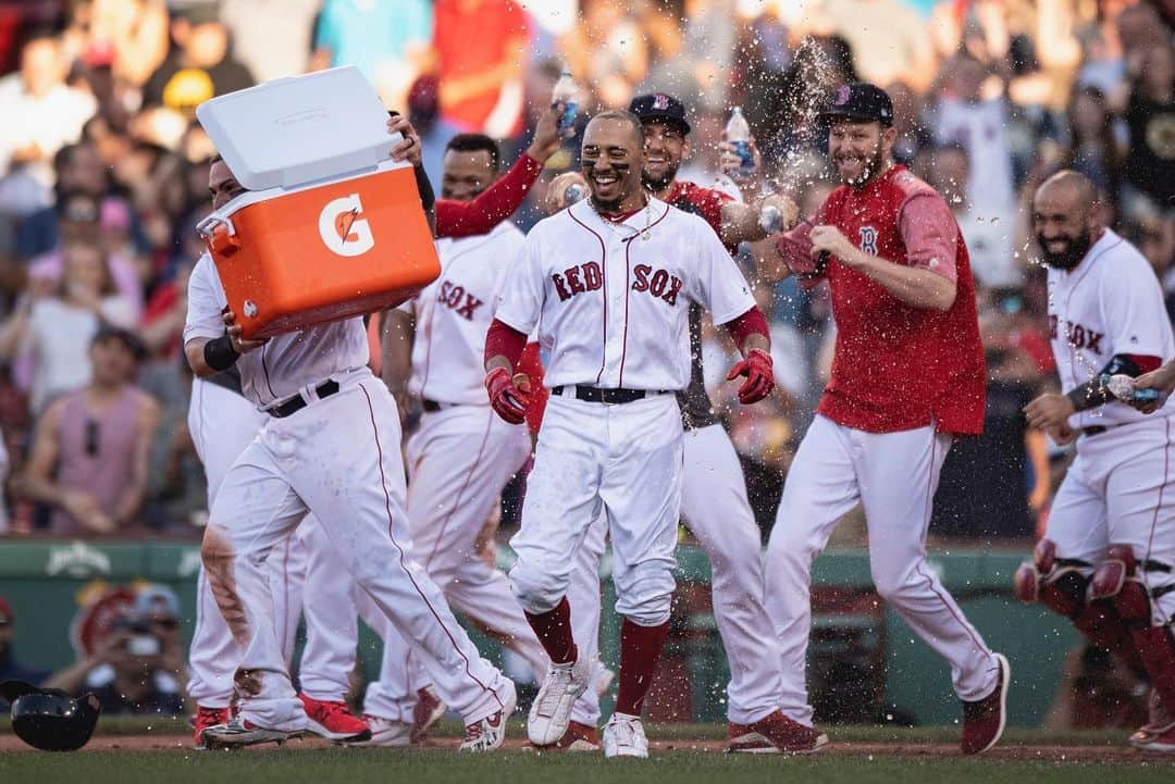 ボストン・レッドソックスさんのインスタグラム写真 - (ボストン・レッドソックスInstagram)「LITERAL WALK-OFF」6月13日 8時12分 - redsox