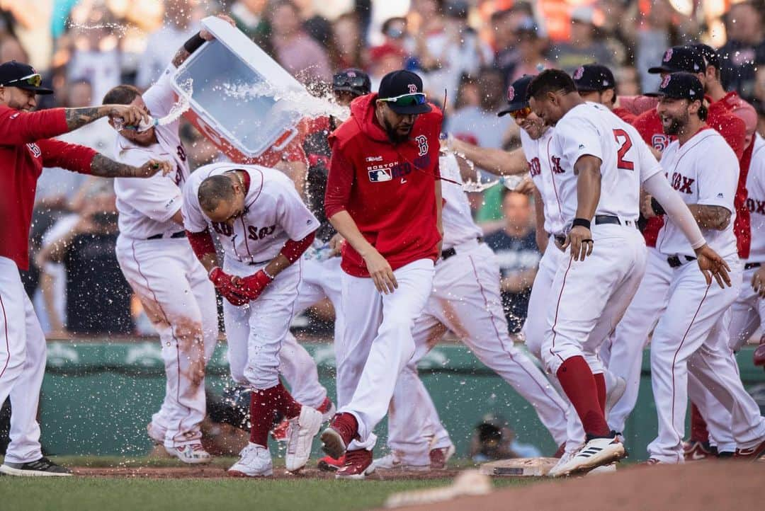 ボストン・レッドソックスさんのインスタグラム写真 - (ボストン・レッドソックスInstagram)「LITERAL WALK-OFF」6月13日 8時12分 - redsox