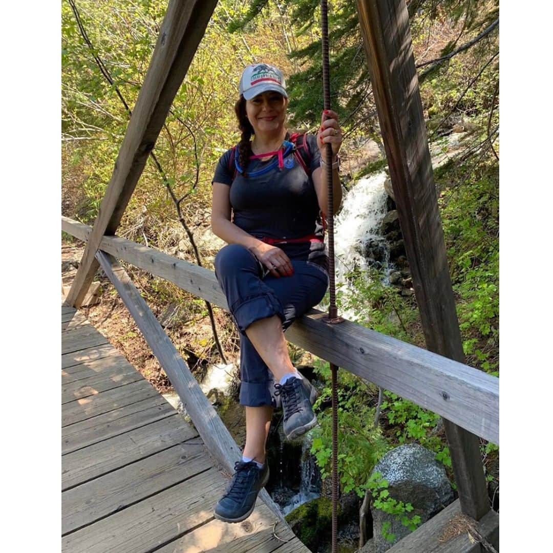 ダンスコのインスタグラム：「Happy trails #summer Thanks to @curlymarisela for the pic!」