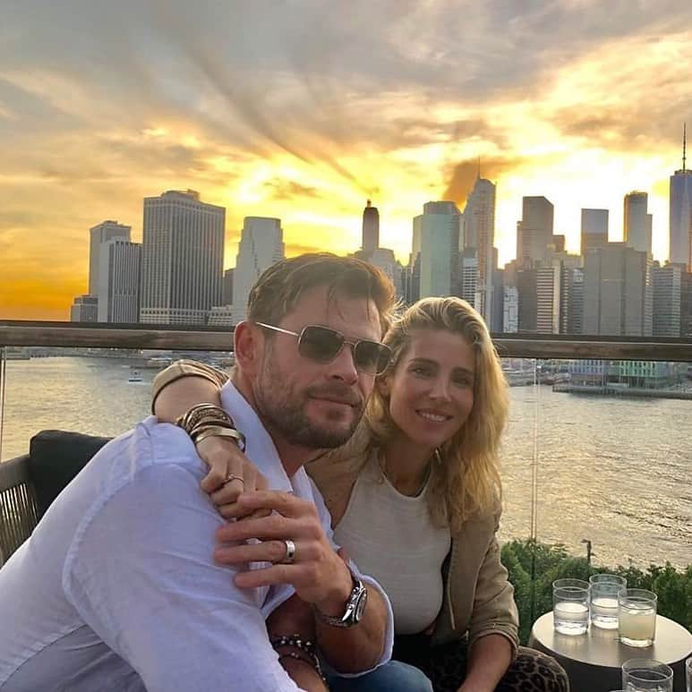 People Magazineさんのインスタグラム写真 - (People MagazineInstagram)「One stunning sunset — and one stunning couple! ❤️ Chris Hemsworth and Elsa Pataky were celebrating in the sun ahead of the Men in Black: International premiere in NYC. | #Regram @chrishemsworth」6月13日 9時39分 - people