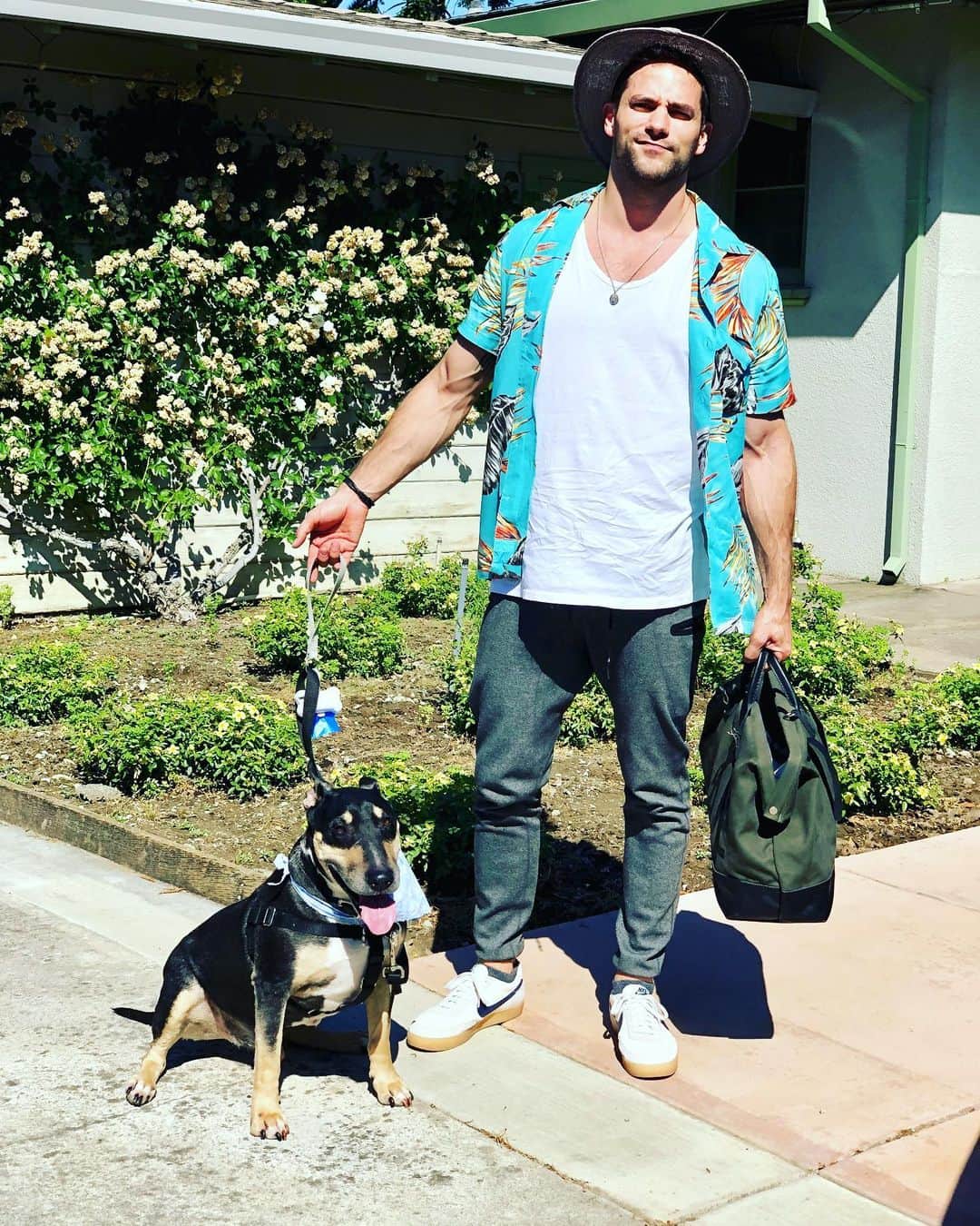ブラント・ドーハティのインスタグラム：「Hashtag fashion」