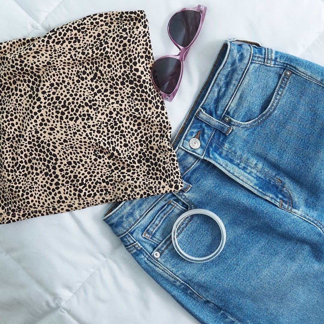 American Eagleさんのインスタグラム写真 - (American EagleInstagram)「This leopard print tube top and #AEjeans look will take you from chill summer days into wild #summernights. Tap to shop it」6月13日 10時46分 - americaneagle