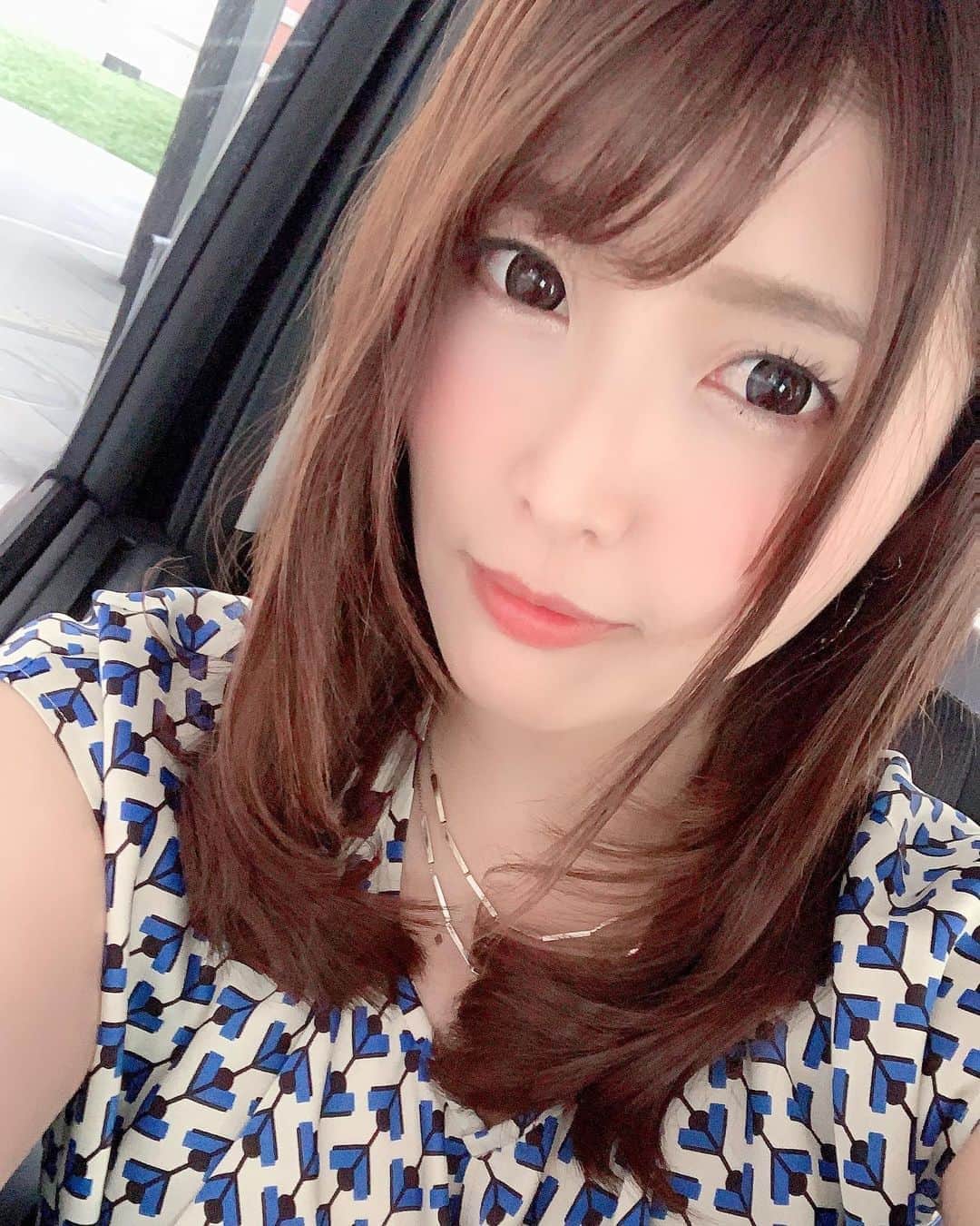 新村あかりのインスタグラム：「6月12日 撮影でした！ お昼ご飯はひつまぶしだったよ！」